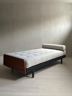 Jean Prouvé S.C.A.L Daybed, métal et bois, c. 1950s