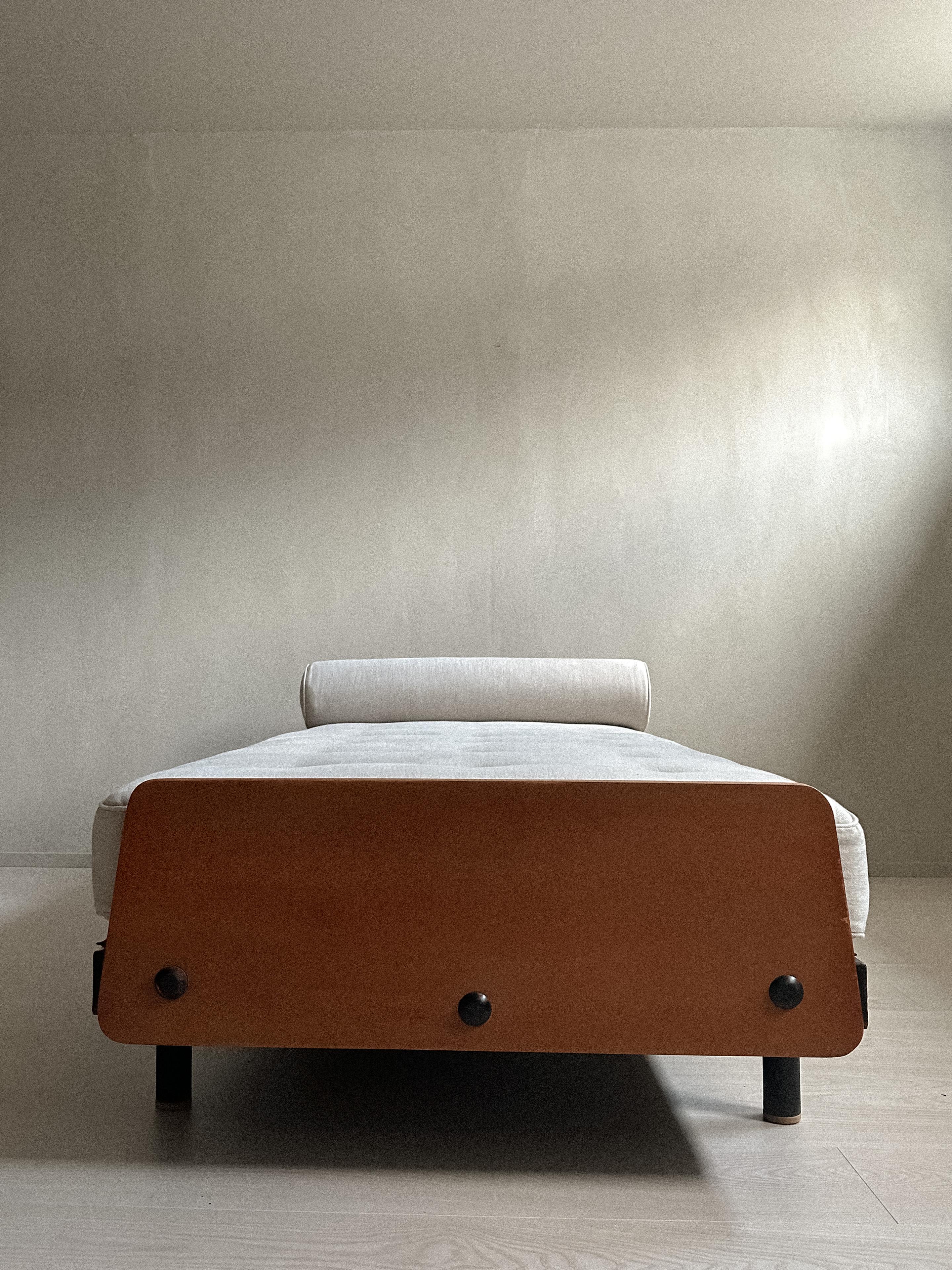 jean prouve daybed