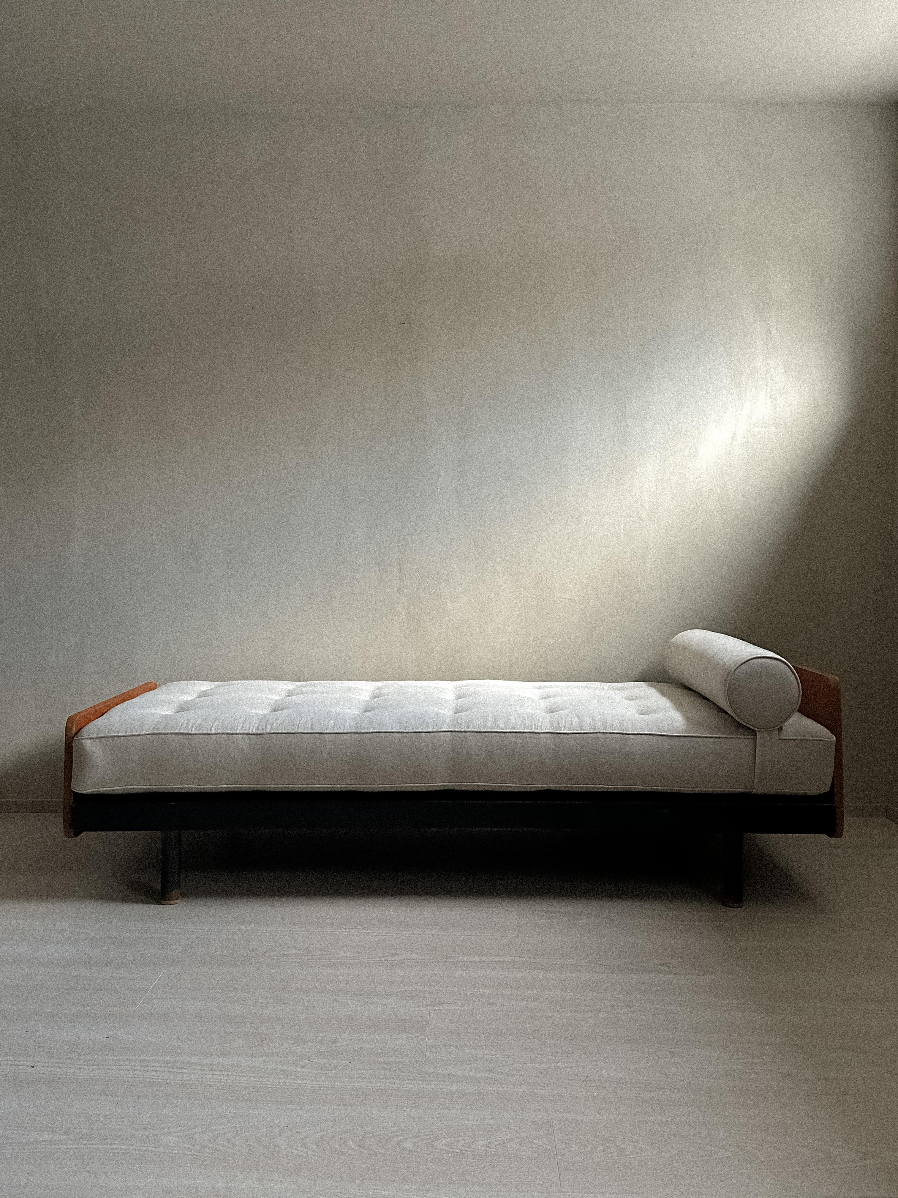 Mid-Century Modern Jean Prouvé S.C.A.L Daybed, Metal and Wood, c. 1950s