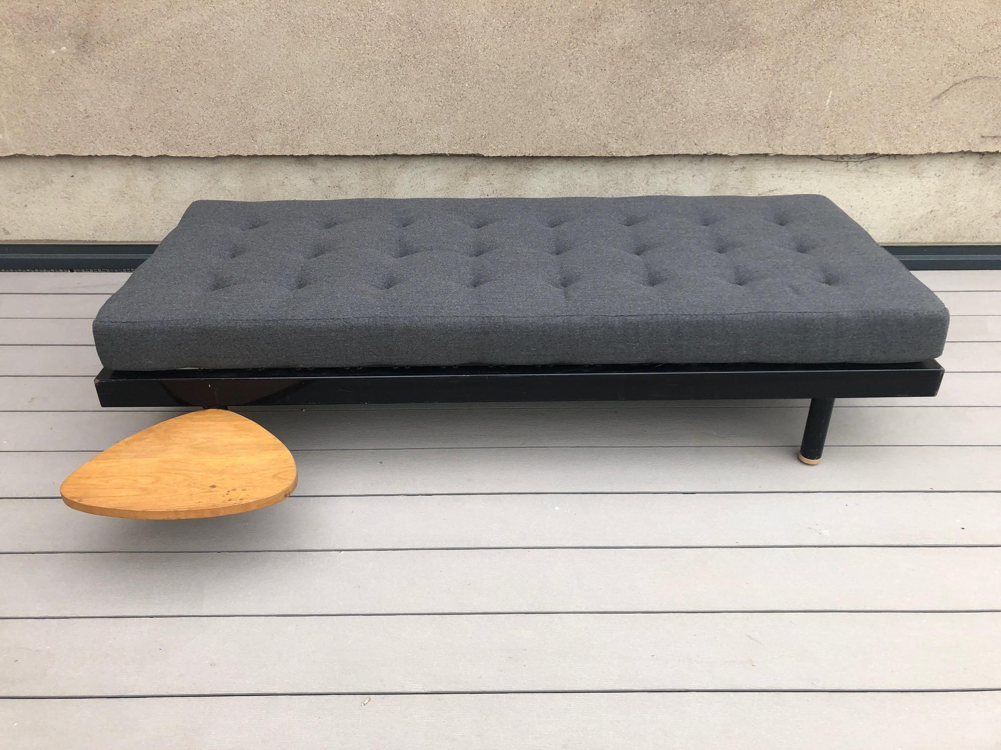 Daybed designed by Jean Prouve, manufactured in France, circa 1950.
This bed has a fabulous provenance as it belonged to the Prouvé family (authentification provided)
New upholstery.