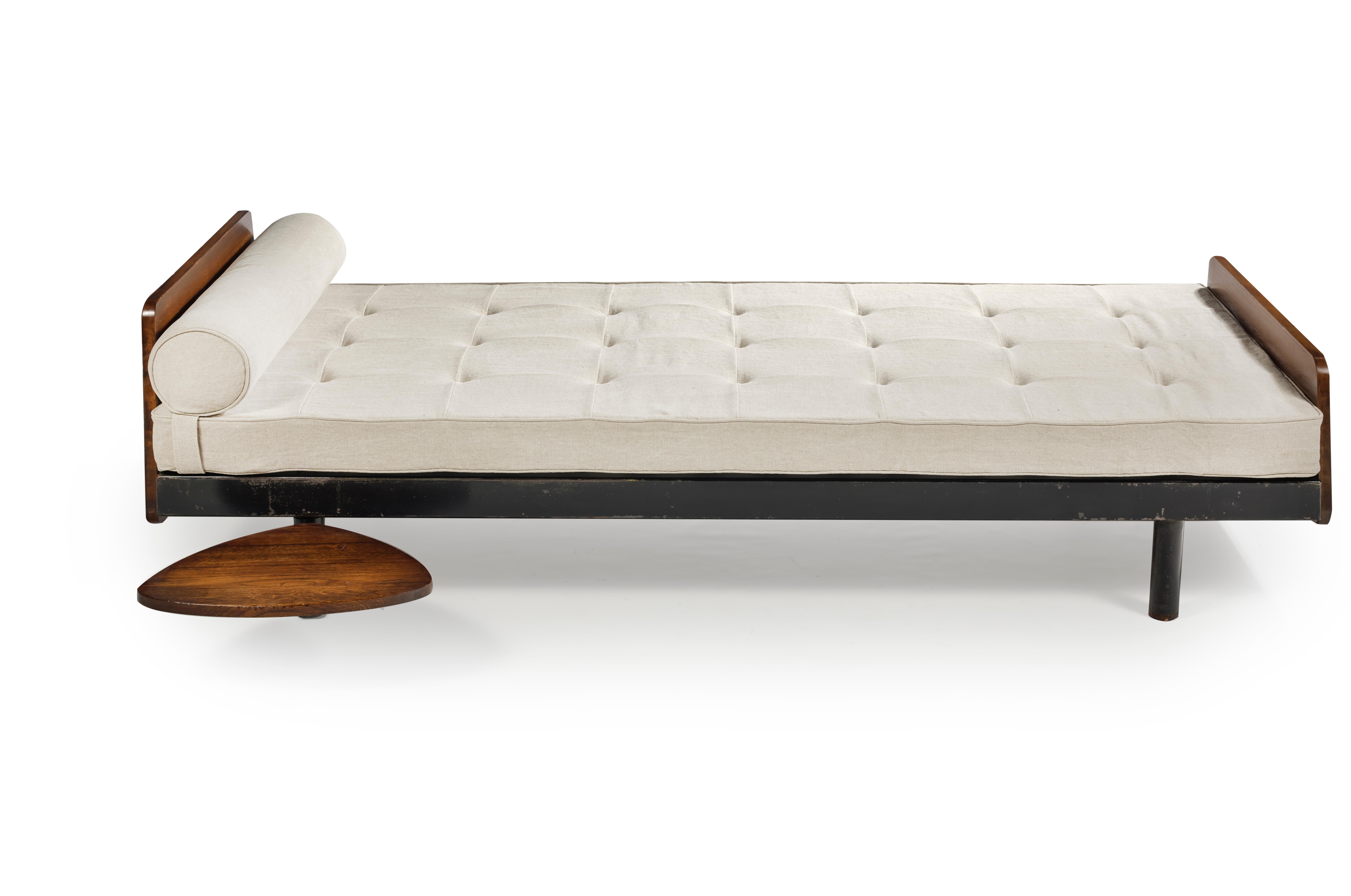 Jean Prouvé Bed Model SCAL 452, circa 1950 In Good Condition In Paris, FR