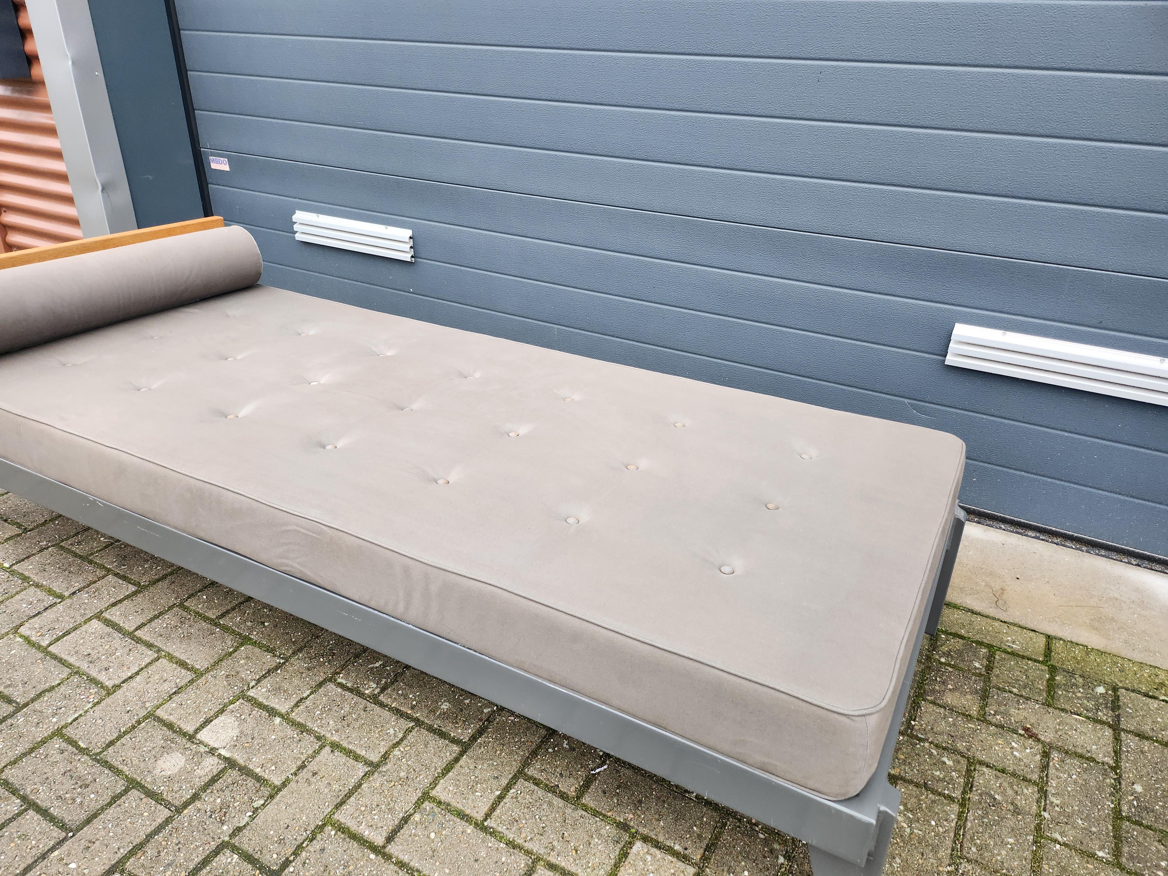 Mid-Century Modern Jean Prouve par G-Star Raw pour Vitra, banquette Flavigny , n° 24 en vente