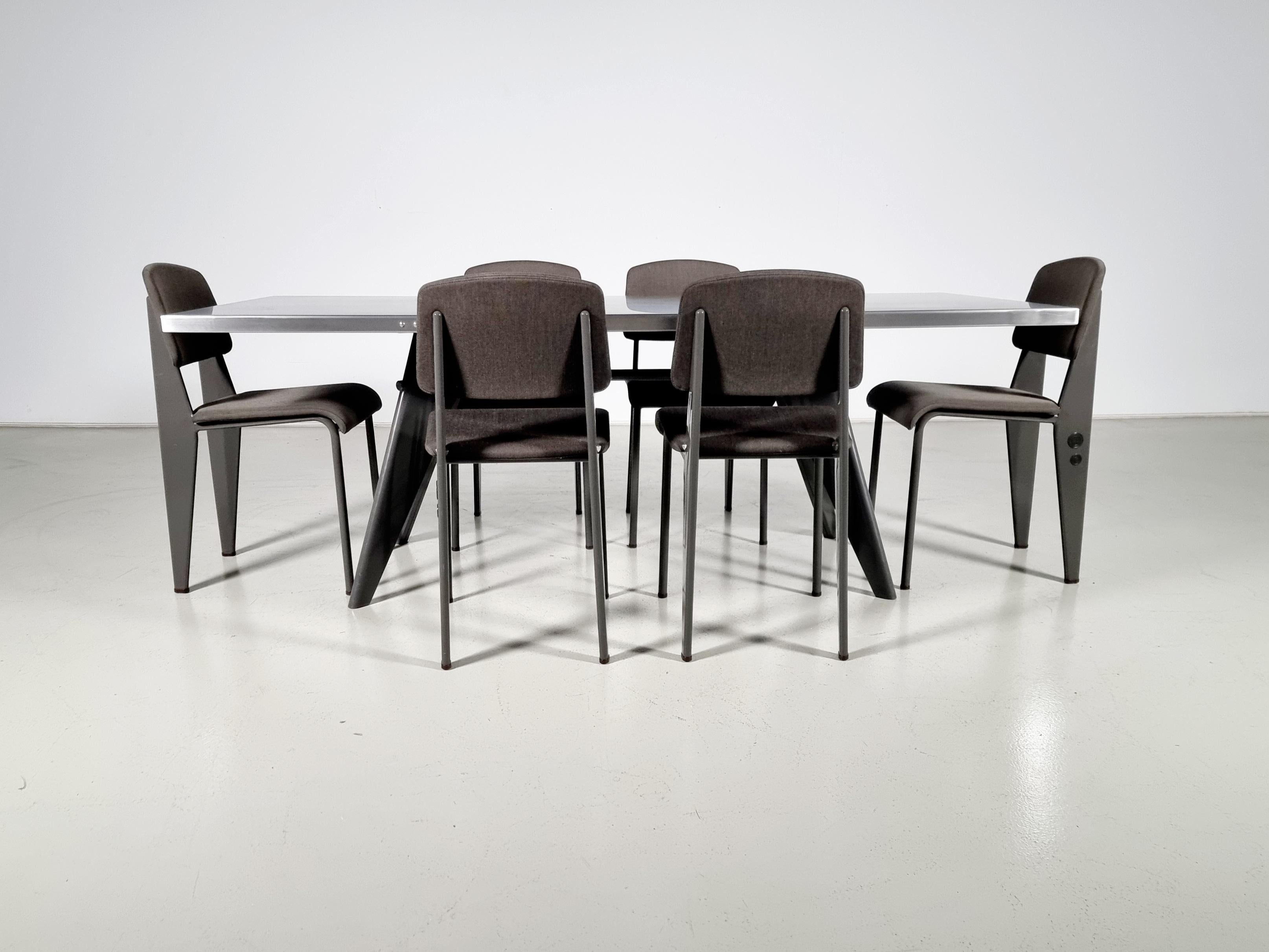 Postmoderne Table Tropique Jean Prouve par G-Star Raw pour Vitra S.A.M. avec chaises assorties en vente