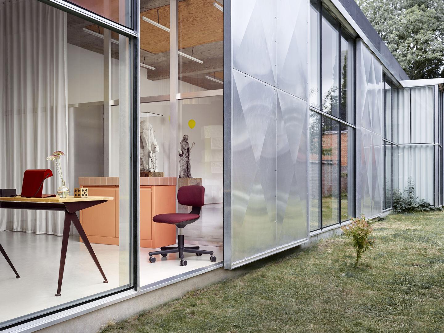Jean Prouvé Compas Direction Desk in Wood and Metal by Vitra 3