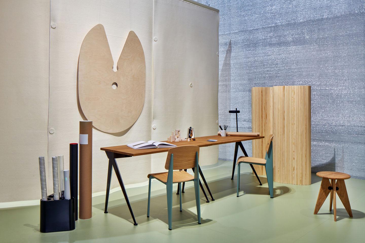 Jean Prouvé Compas Direction Desk in Wood and Metal by Vitra In New Condition In Barcelona, Barcelona