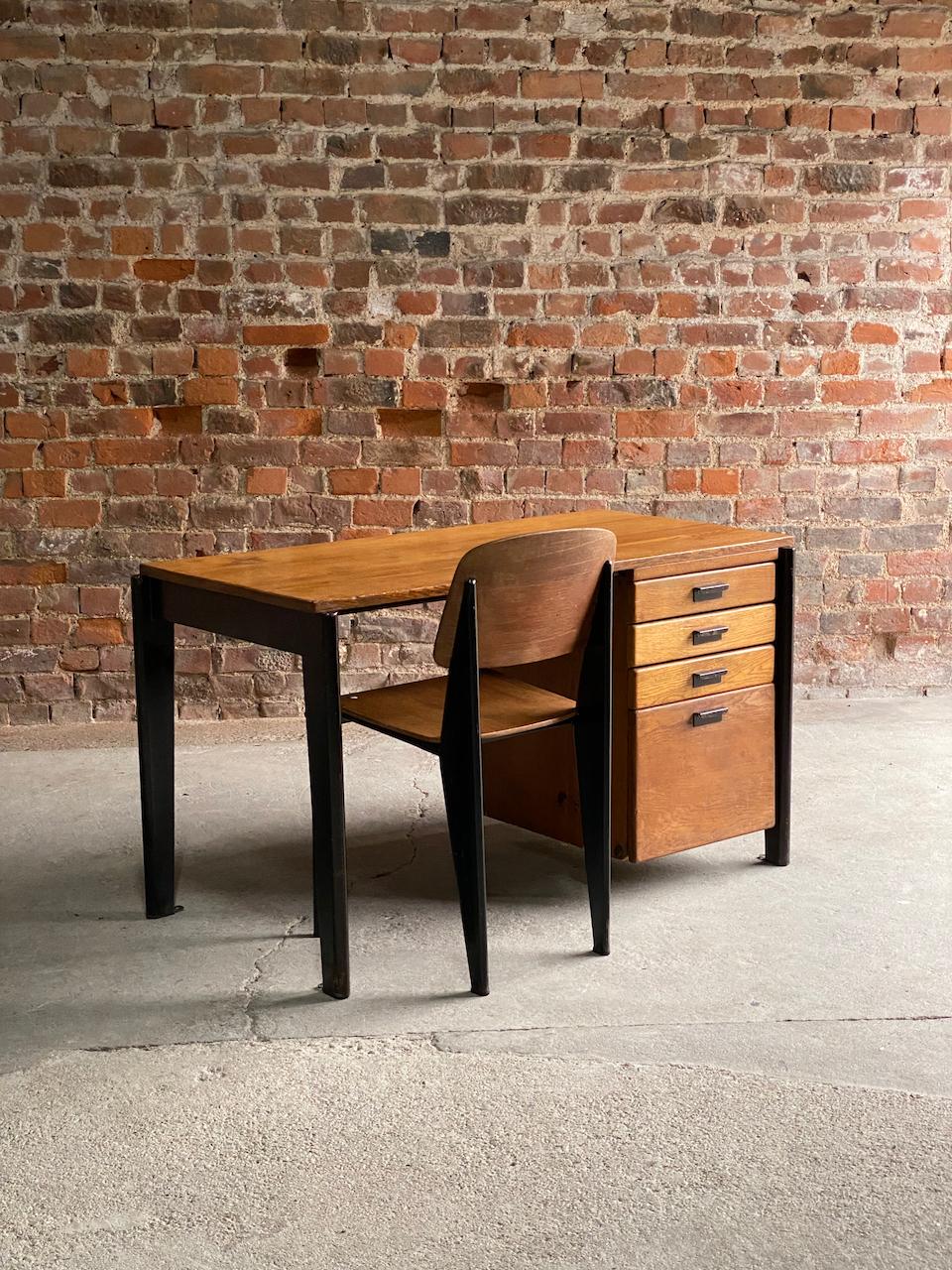 Jean Prouvé Dactylo Desk No. BD 41 & Black Standard Chair Circa 1948  In Good Condition For Sale In Longdon, Tewkesbury
