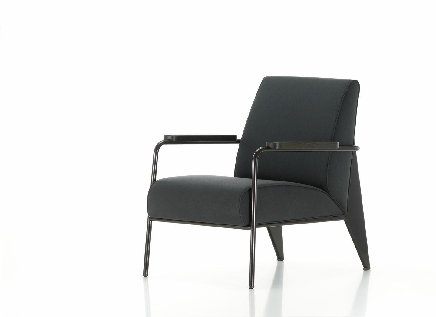 Armchair designed by Jean Prouvé in 1939.
Manufactured by Vitra, Switzerland.

Developed by Jean Prouvé, the Fauteuil de Salon is a typical example of the distinctive structural aesthetic of his designs. The armchair's understated character suits