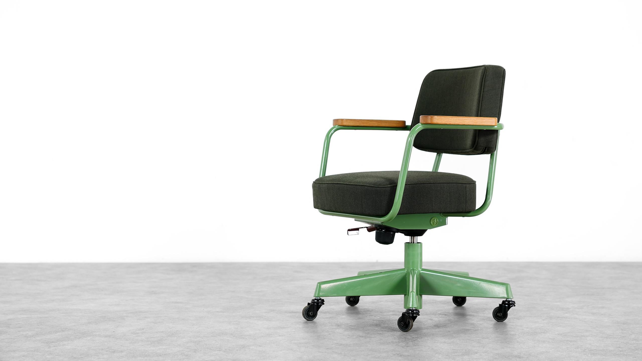 Jean Prouvé Fauteuil Directional Pivotant 1951 Limited RAW Office Prouve Stuhl (Deutsch) im Angebot