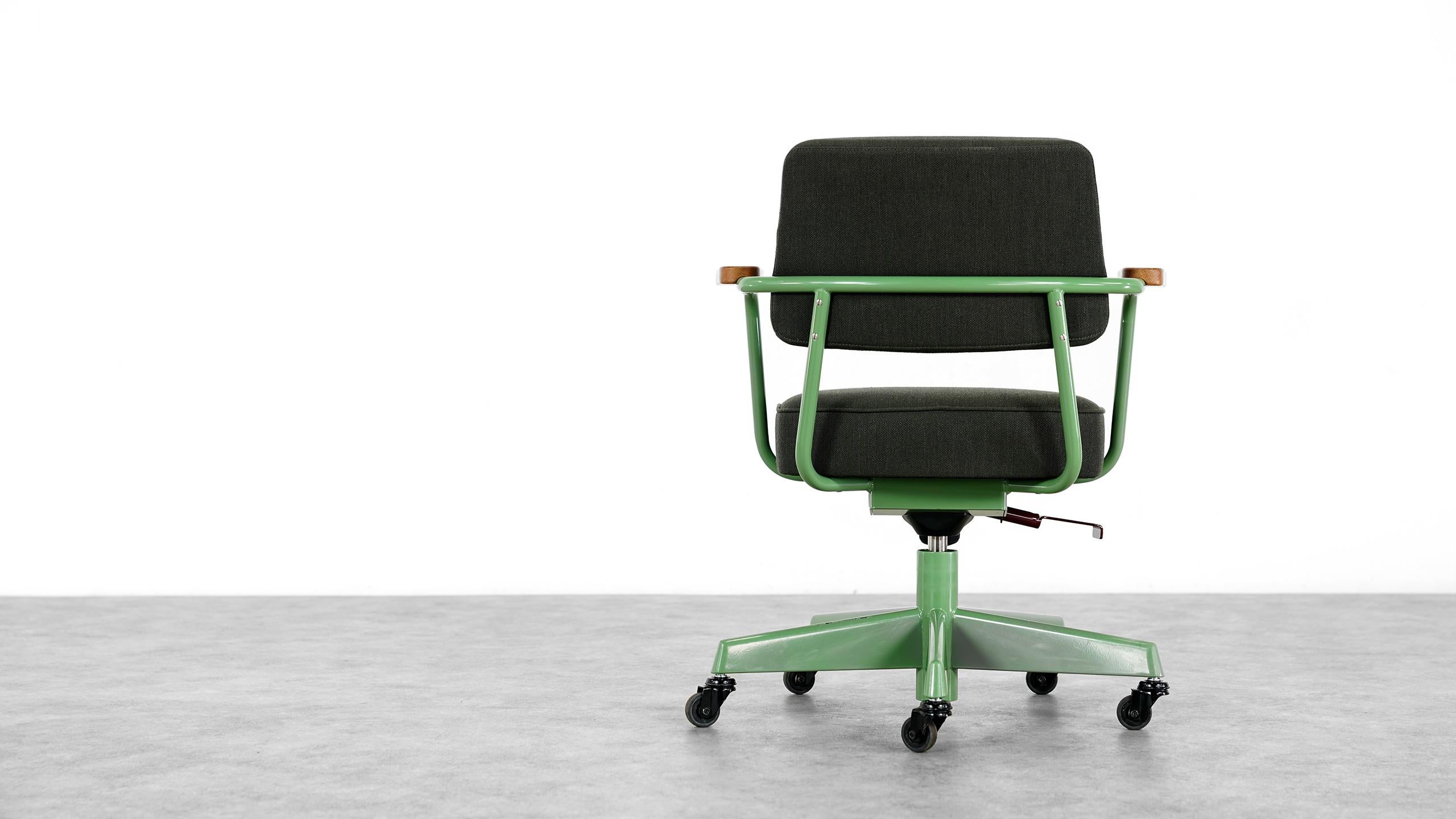 Jean Prouvé Fauteuil Directional Pivotant 1951 Limited RAW Office Prouve Stuhl im Angebot 1