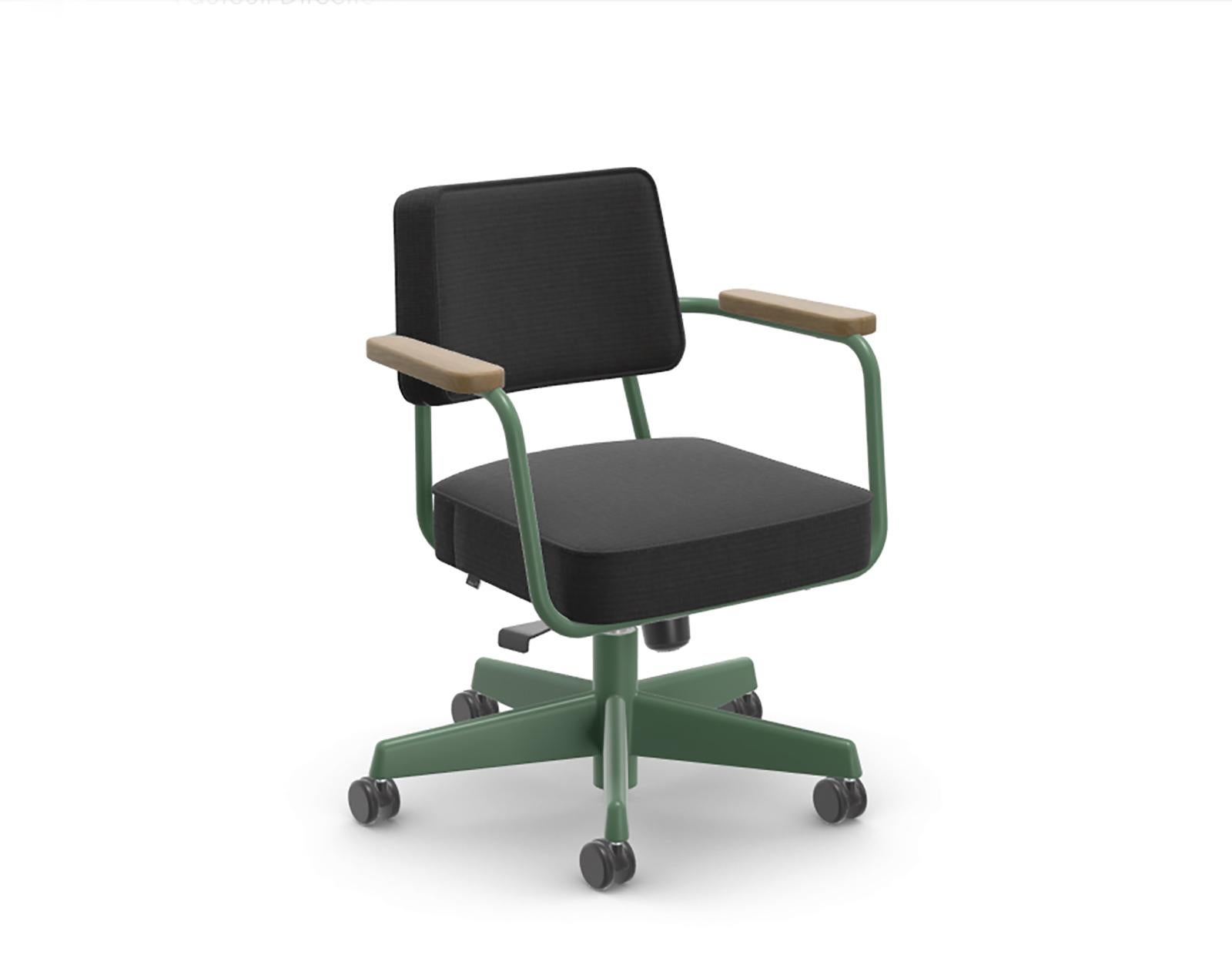 Fauteuil Direction Pivotant was designed by Jean Prouvé in 1951. This office chair was manufactured by Vitra. Steel frame powder coated in Green (Prouvé Blé Vert) with solid Oak armrests and soft cushions in Dark Grey (Tress Antracite Melange)