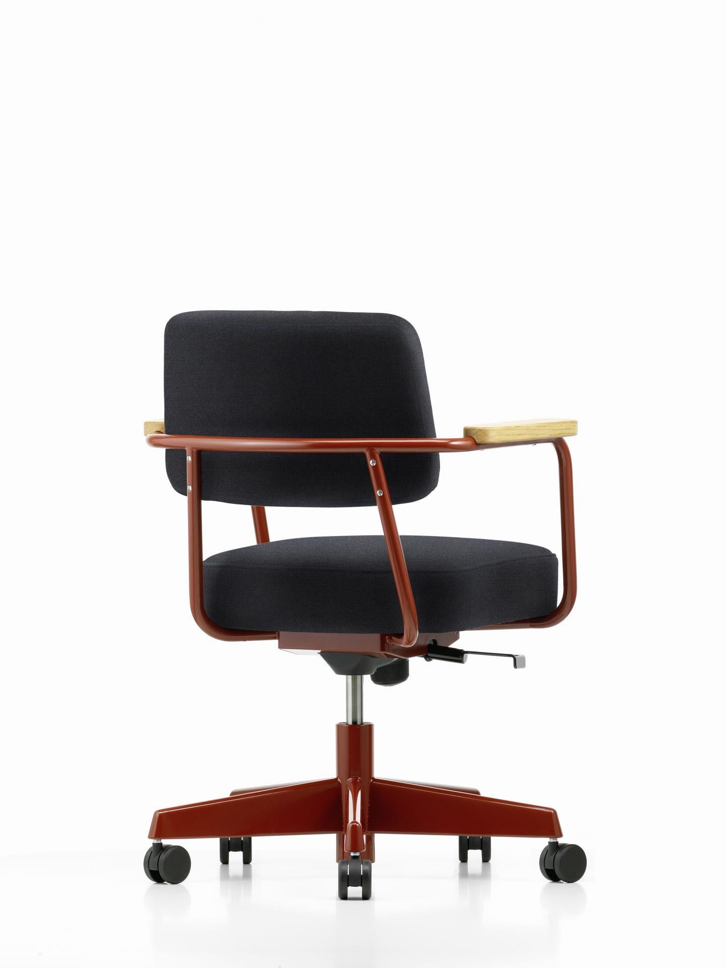 Jean Prouvé Fauteuil Direction Pivotant Office Chair by Vitra In New Condition In Barcelona, Barcelona