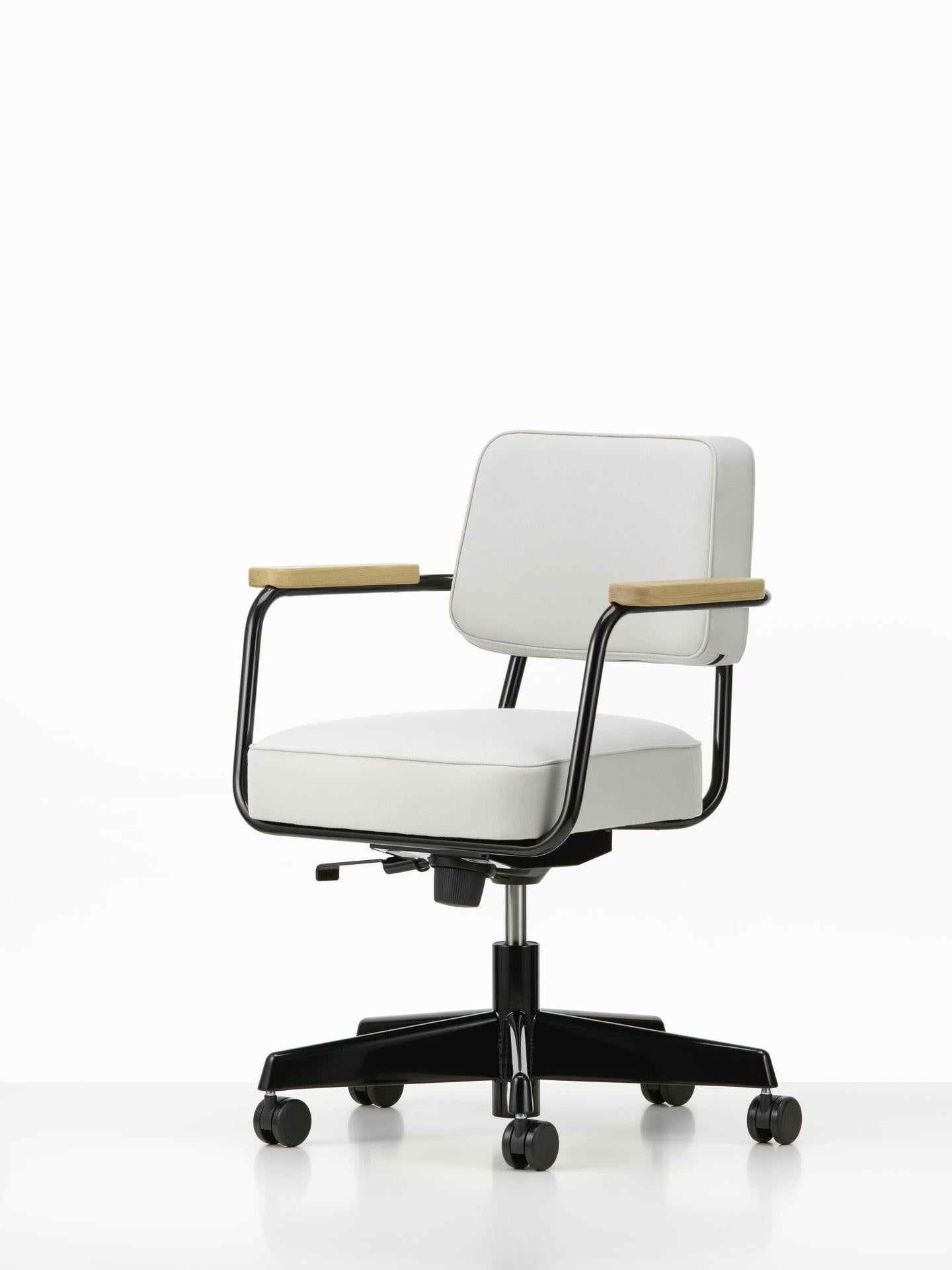 Jean Prouvé Fauteuil Direction Pivotant Office Chair by Vitra In New Condition In Barcelona, Barcelona