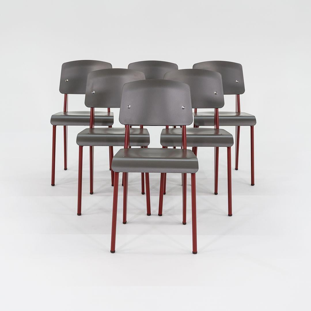 Jean Prouve per Vitra Sedie da pranzo standard SP in rosso giapponese con seduta in plastica in vendita 3