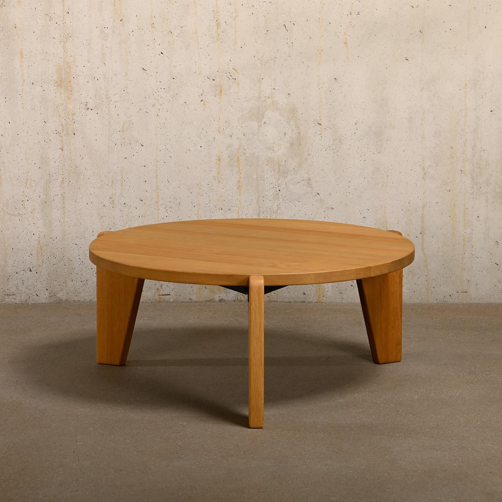 Mid-Century Modern Jean Prouvé Guéridon Bas Coffee Table in solid Oak for Vitra