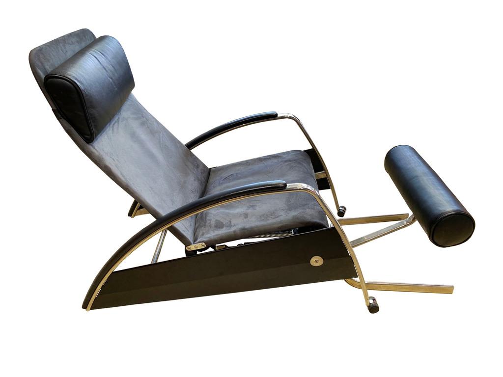 Français Jean Prouvé, Chaise longue 1980 en vente