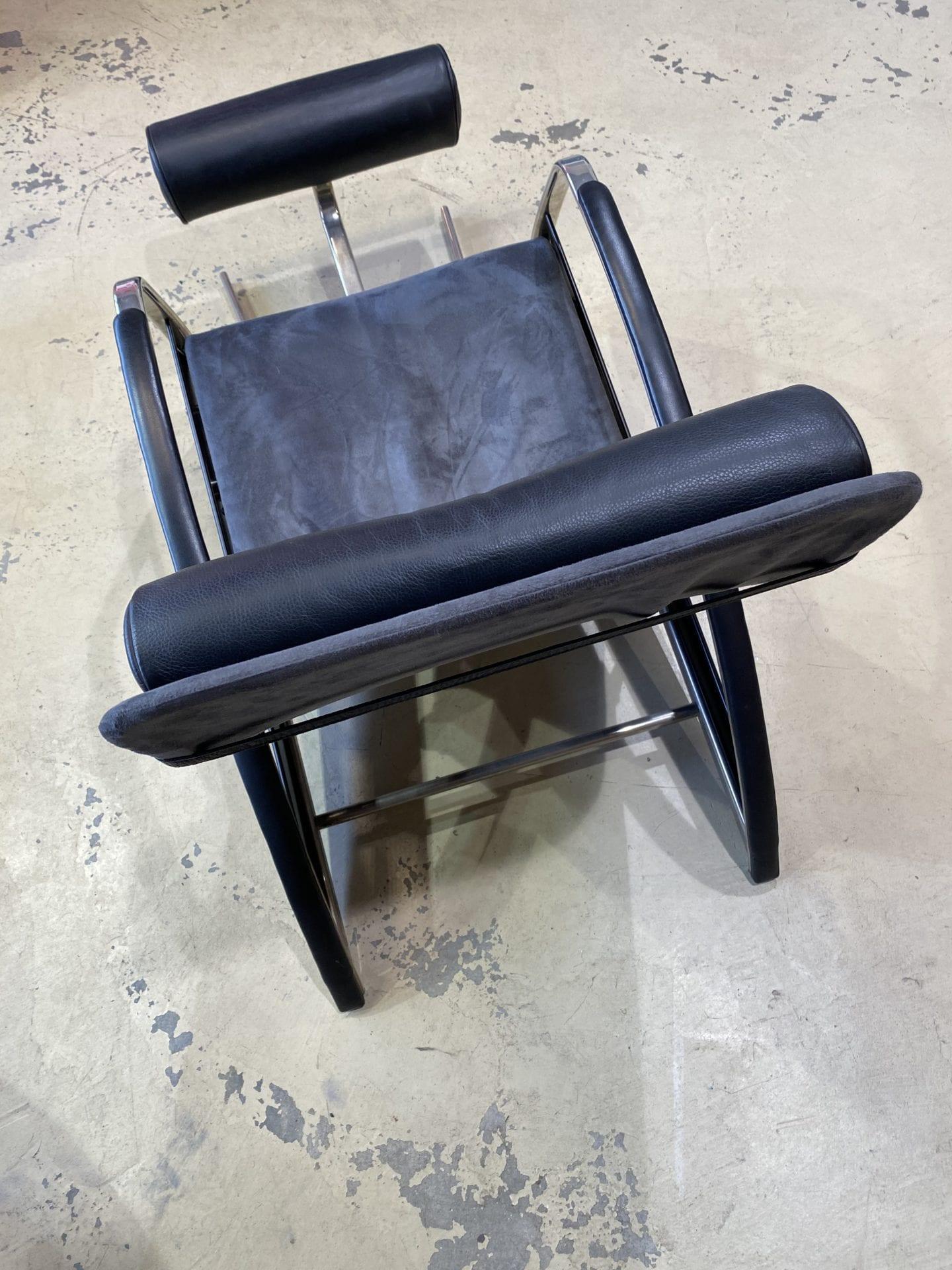 Jean Prouvé, Lounge Chair 1980 In Good Condition For Sale In Saint ouen, FR