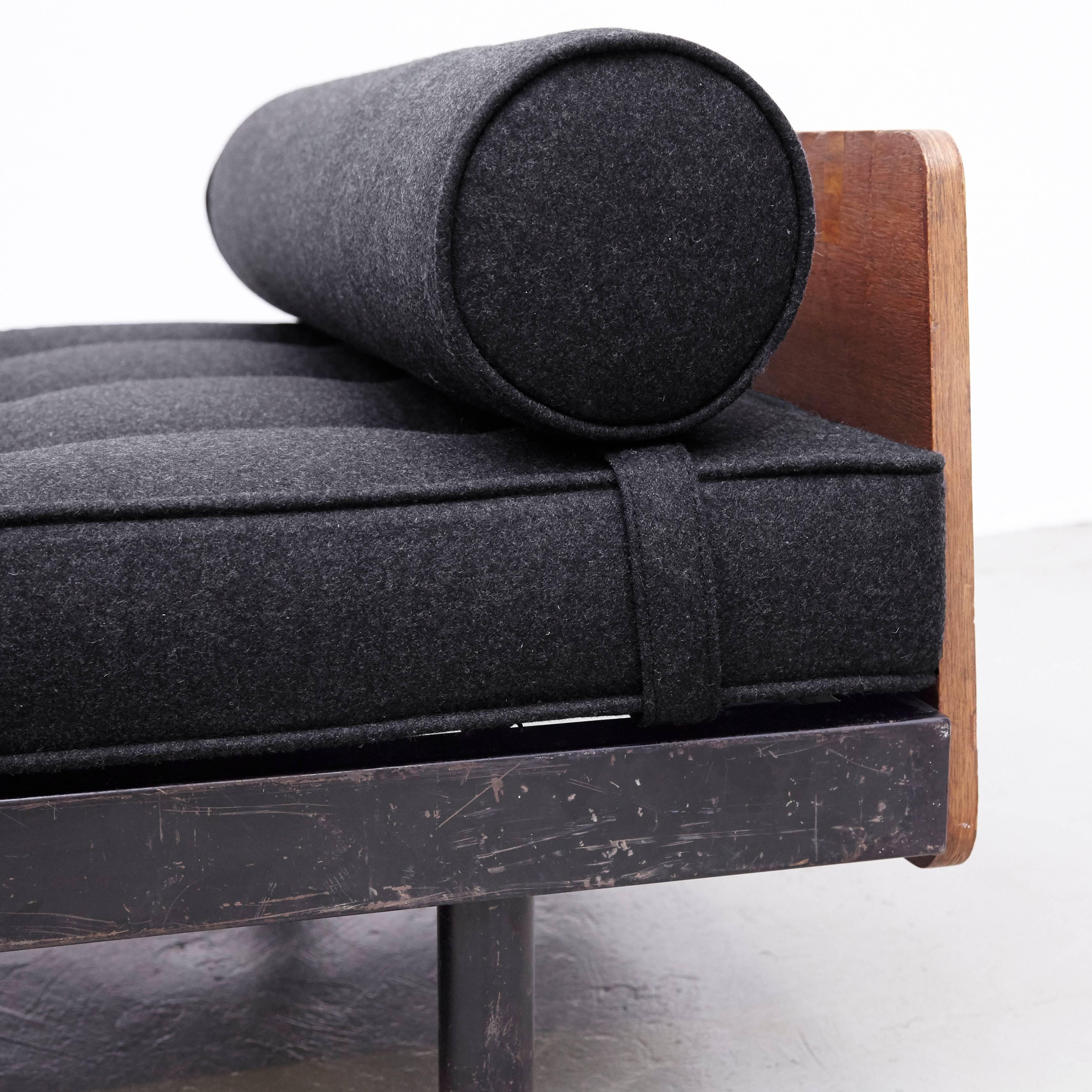 Jean Prouve Mid-Century Modern Black Metal and Wood Daybed, circa 1950 3