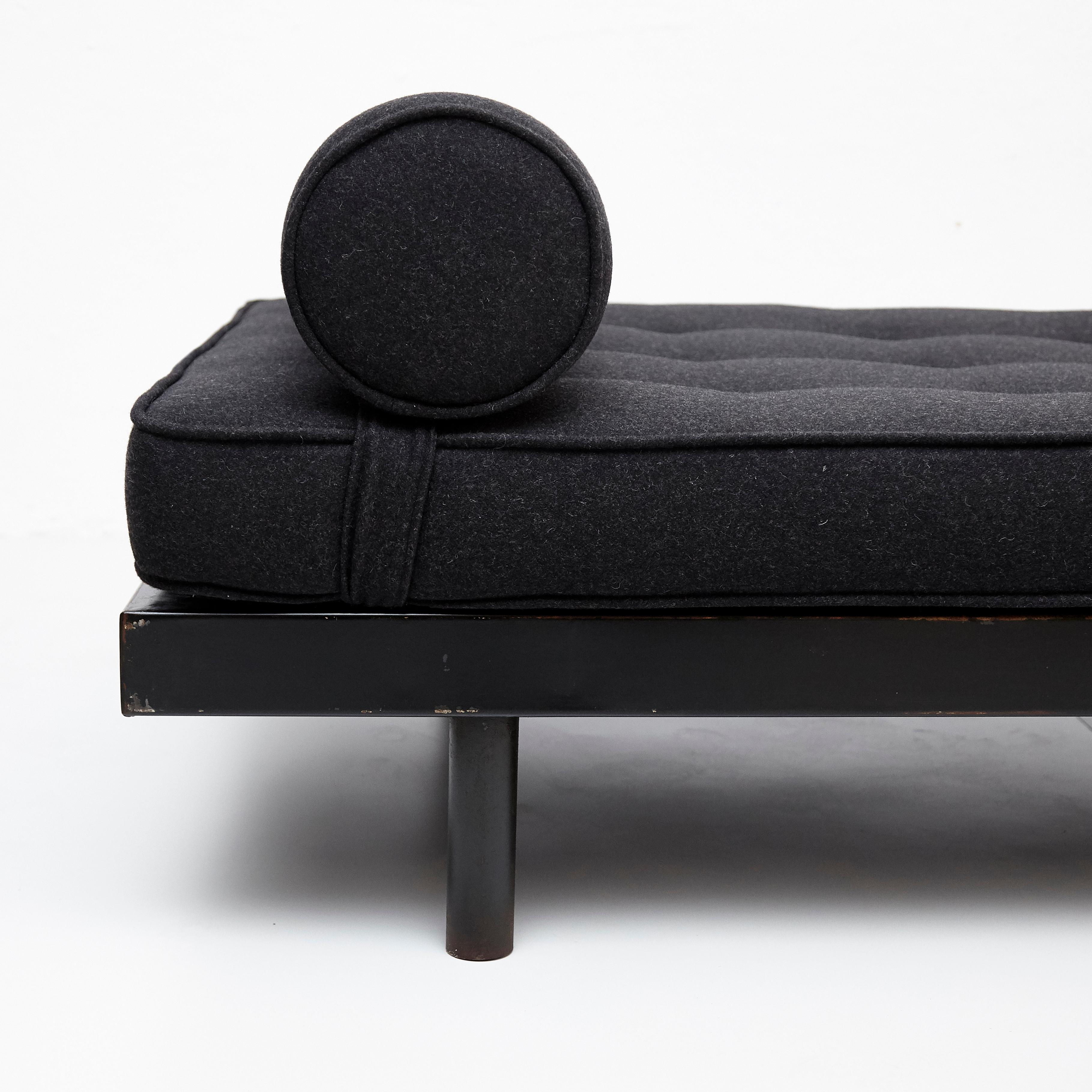 French Jean Prouvé Mid-Century Modern Black Metal Daybed, circa 1950