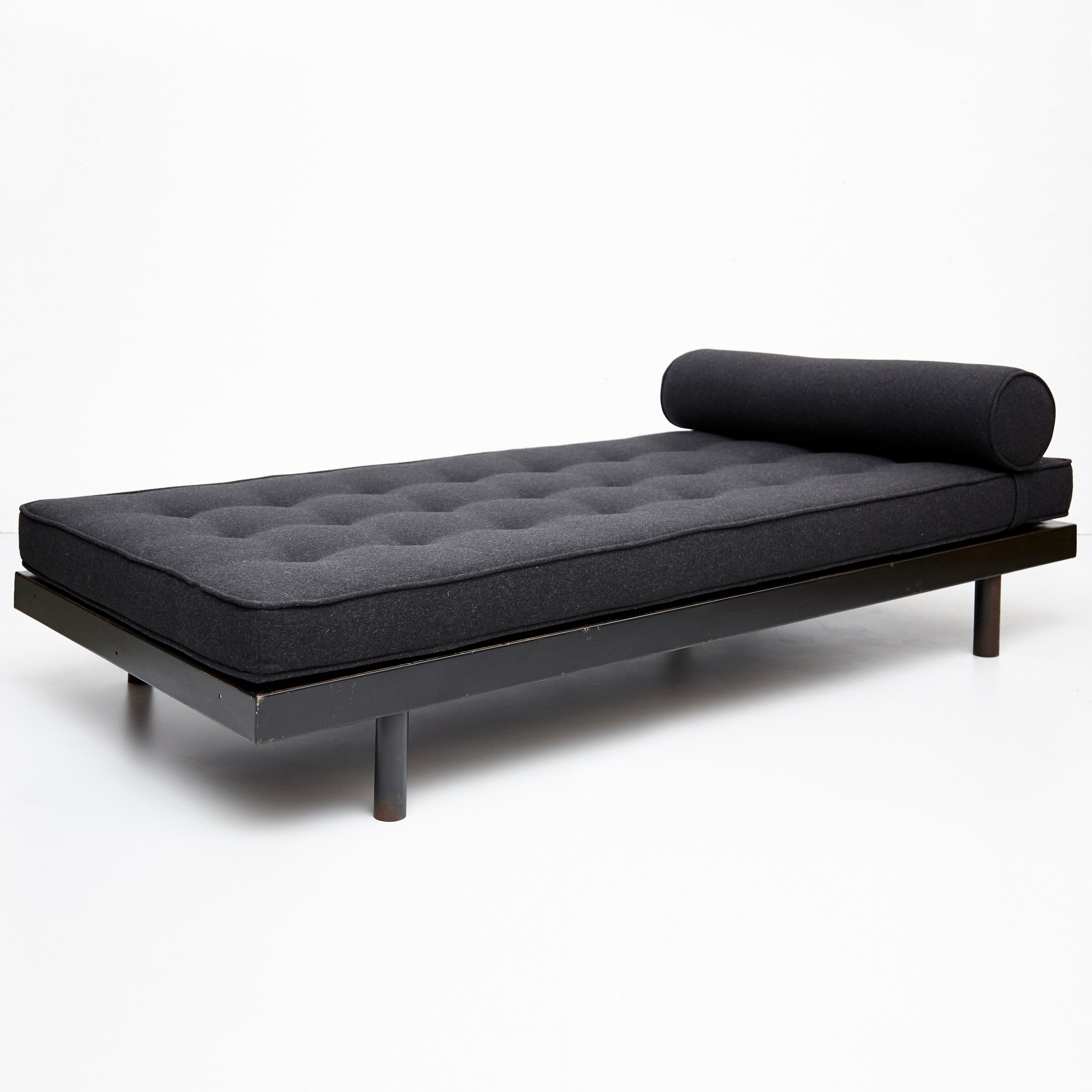 Mid-20th Century Jean Prouvé Mid-Century Modern Black Metal Daybed, circa 1950