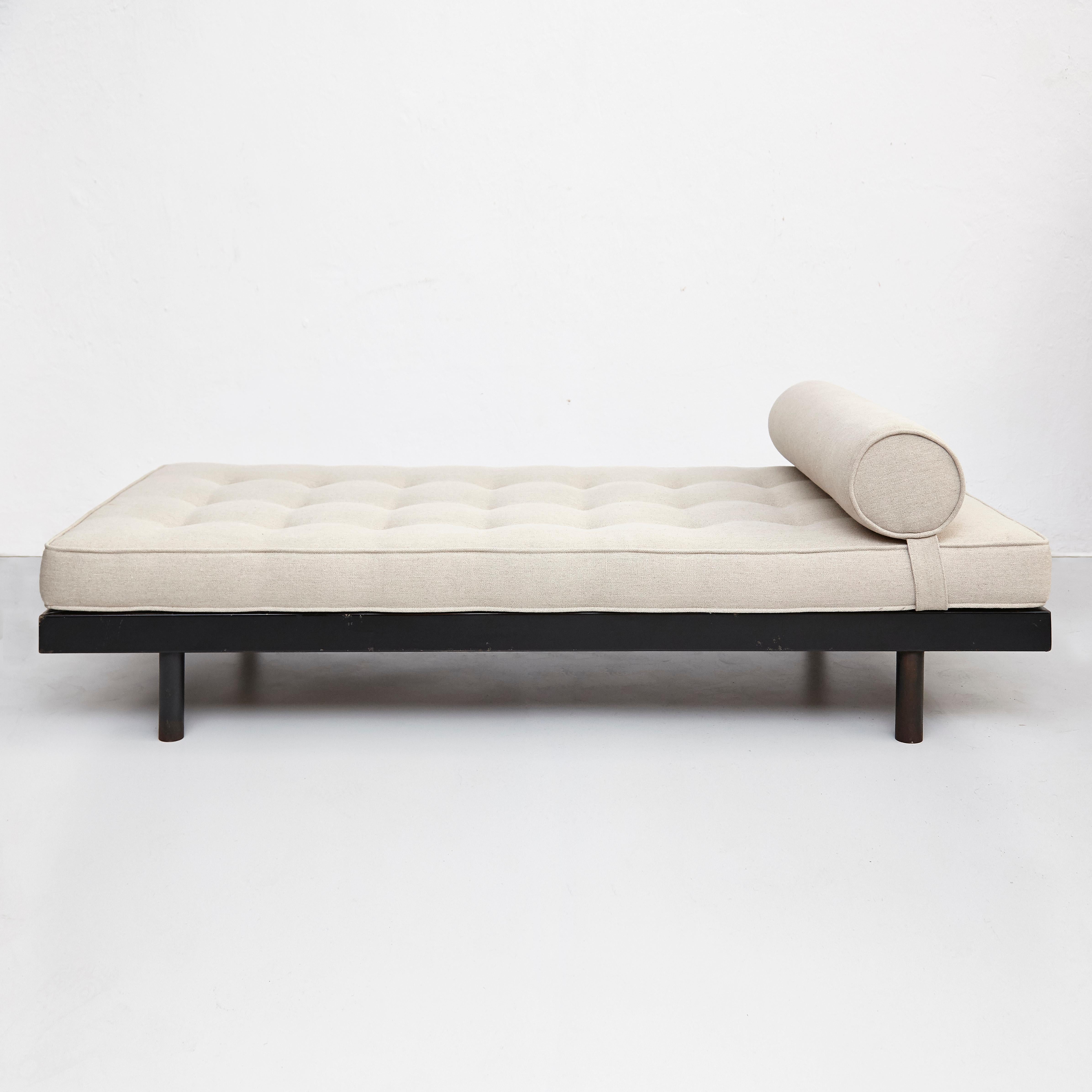 Jean Prouvé Mid-Century Modern S.C.A.L. Daybed, circa 1950 4