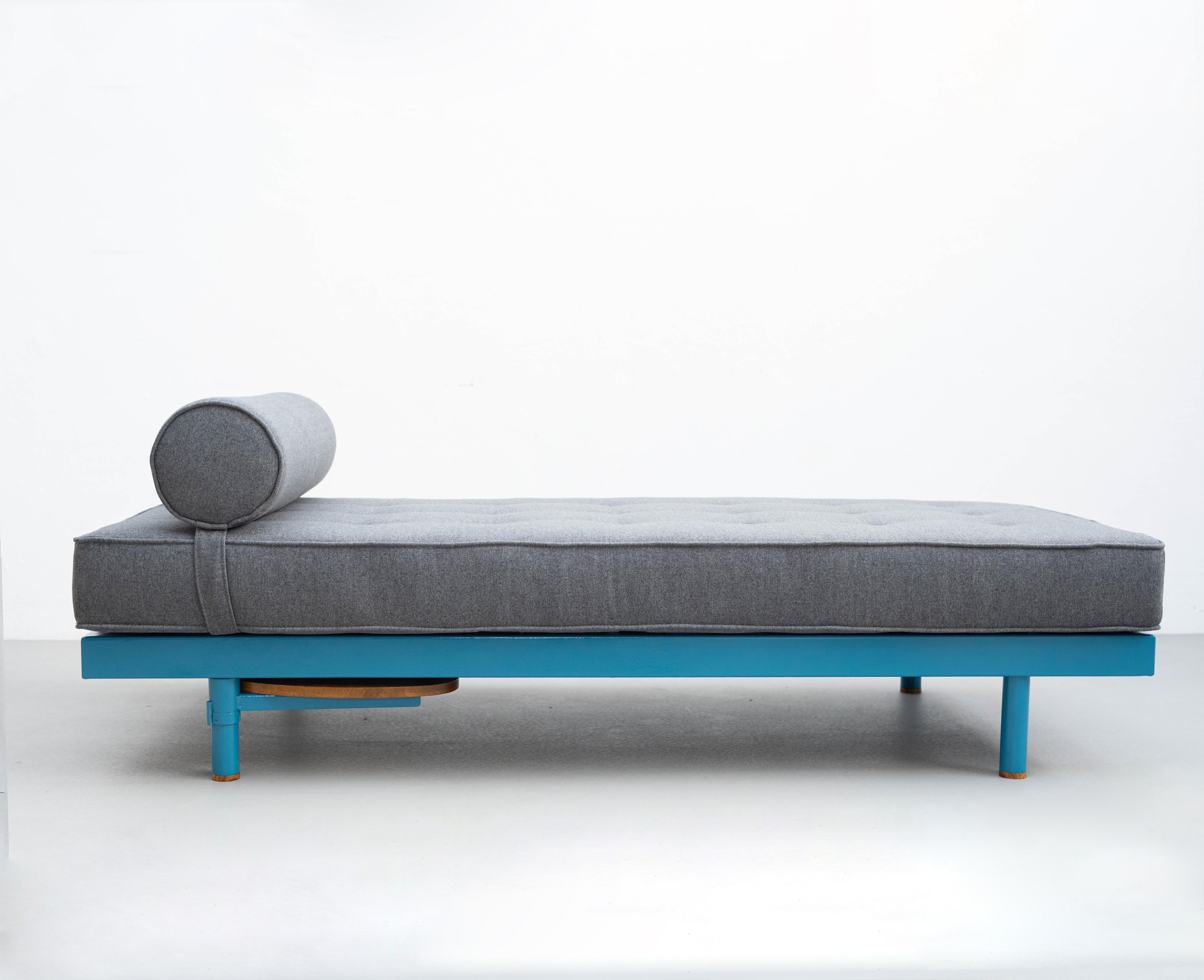 Jean Prouve Mid-Century Modern S.C.a.L. Daybed, circa 1950 11