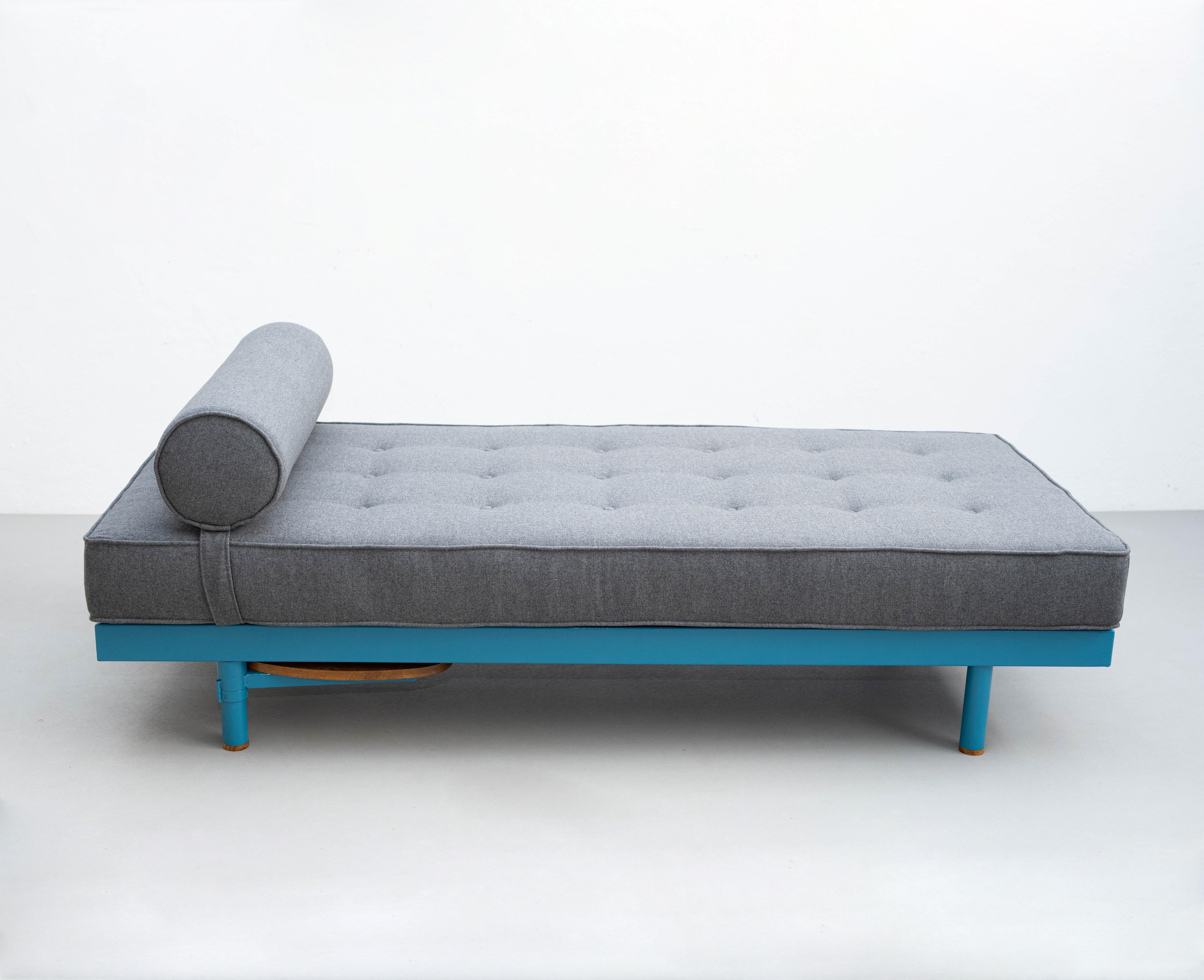 Jean Prouve Mid-Century Modern S.C.a.L. Daybed, circa 1950 12