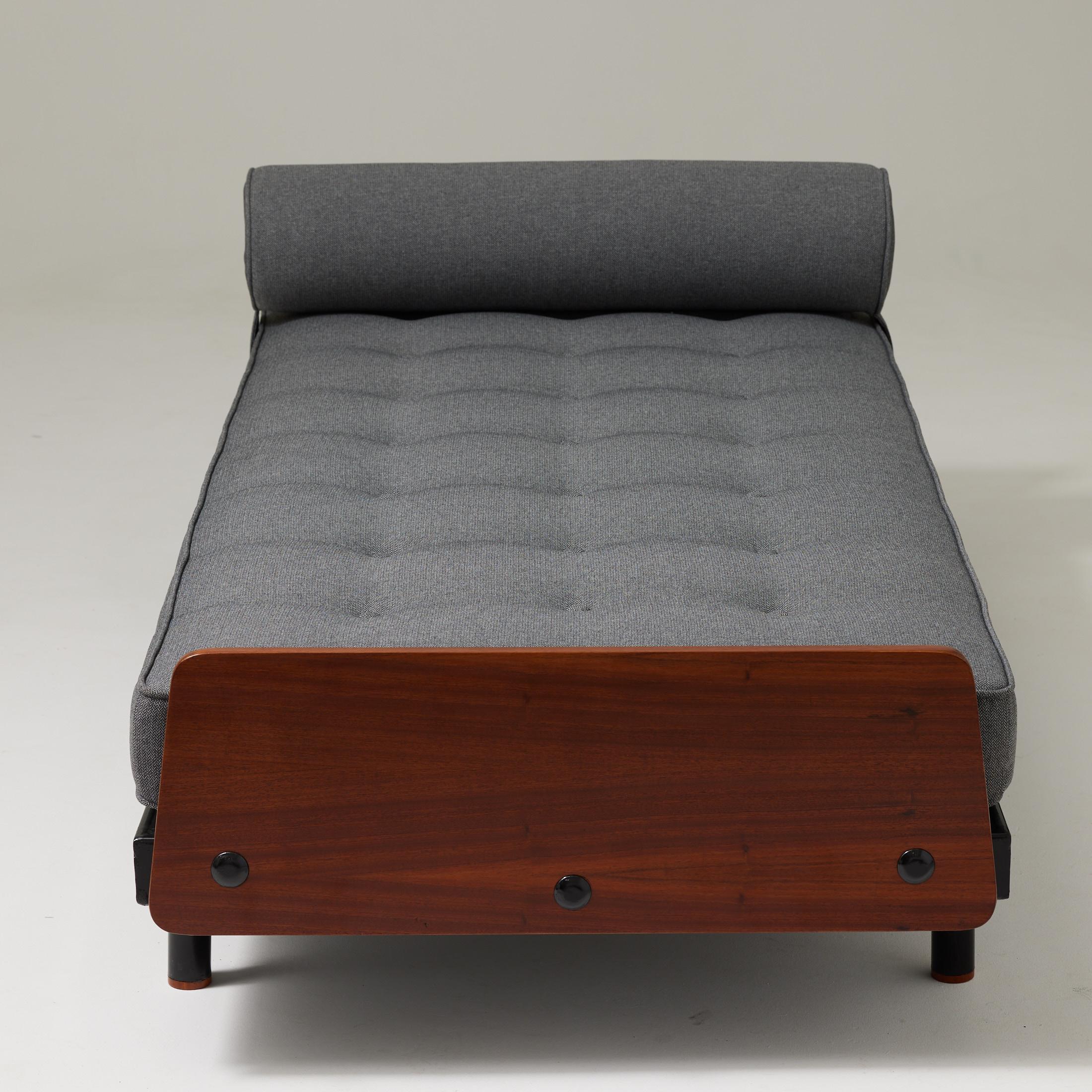 Jean Prouve Mid-Century Modern S.C.A.L. Daybed, circa 1950 For Sale 12