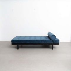 Jean Prouve Mid-Century Modern S.C.A.L. Lettino da giorno, 1950 circa