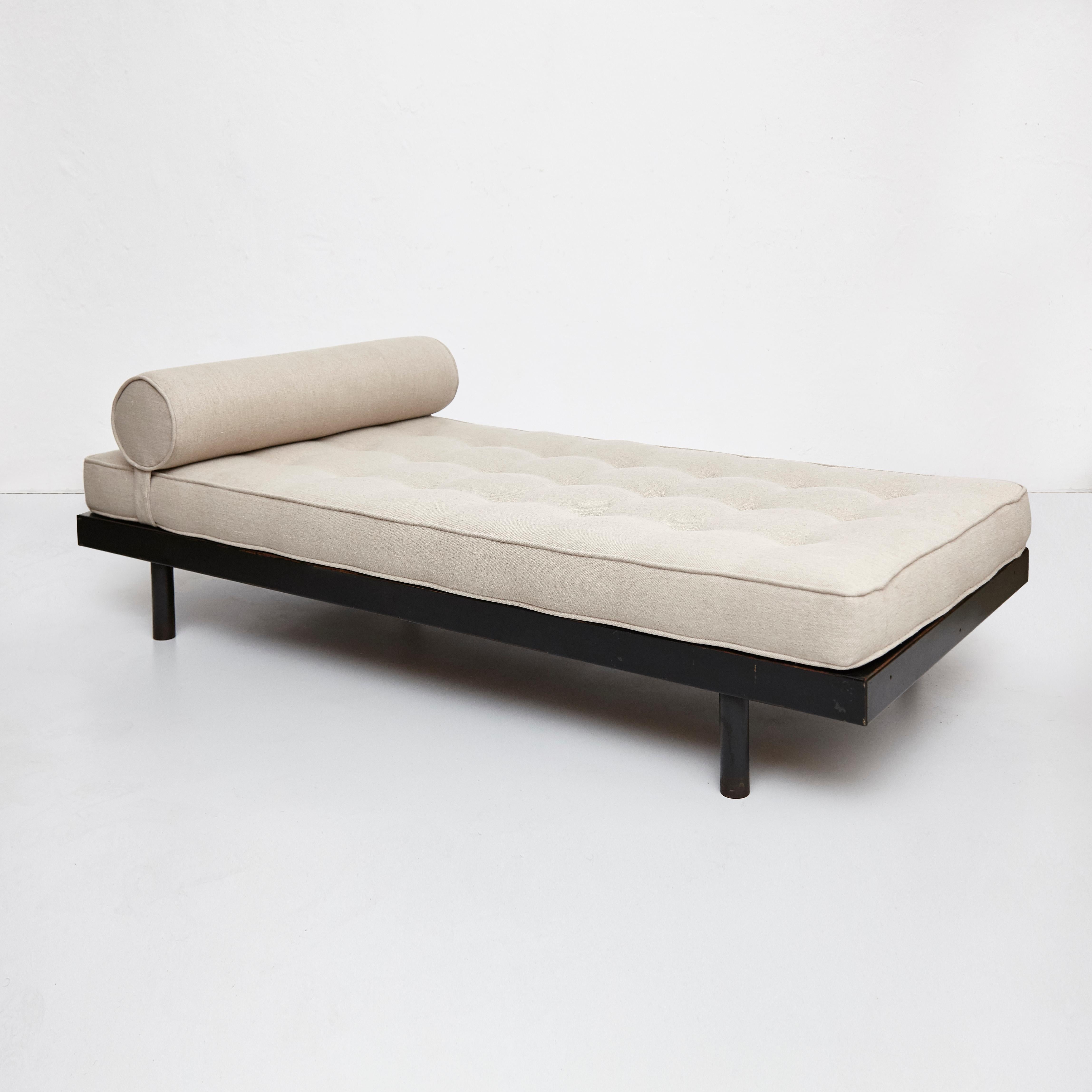 French Jean Prouvé Mid-Century Modern S.C.A.L. Daybed, circa 1950
