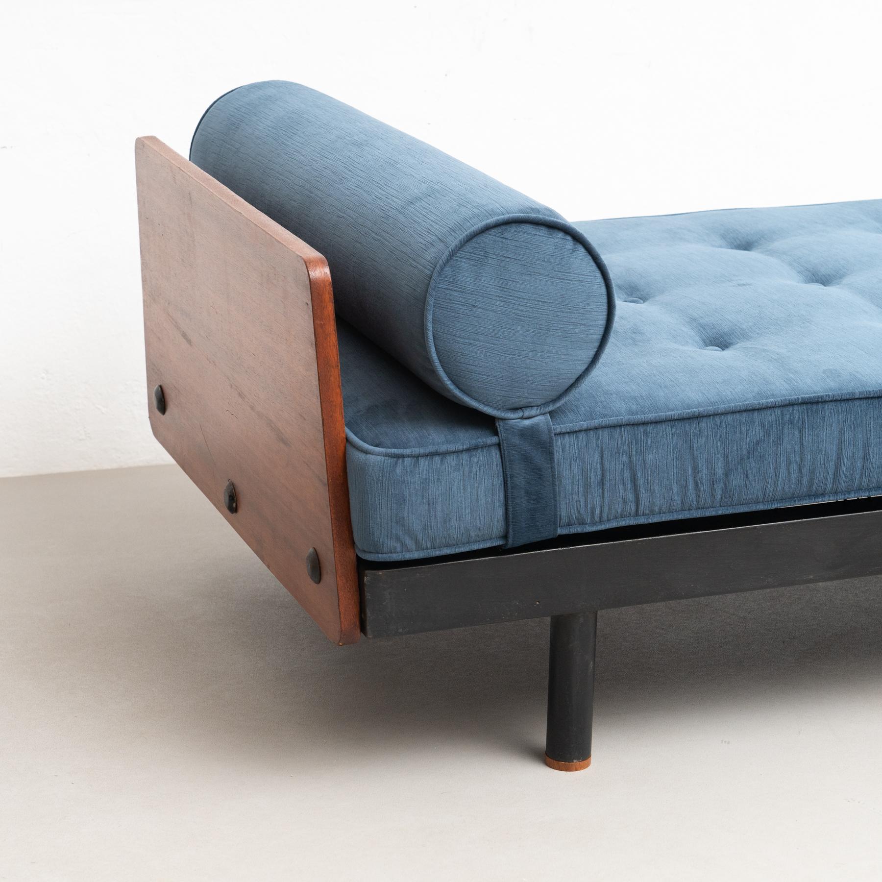 French Jean Prouve Mid-Century Modern S.C.A.L. Daybed, circa 1950