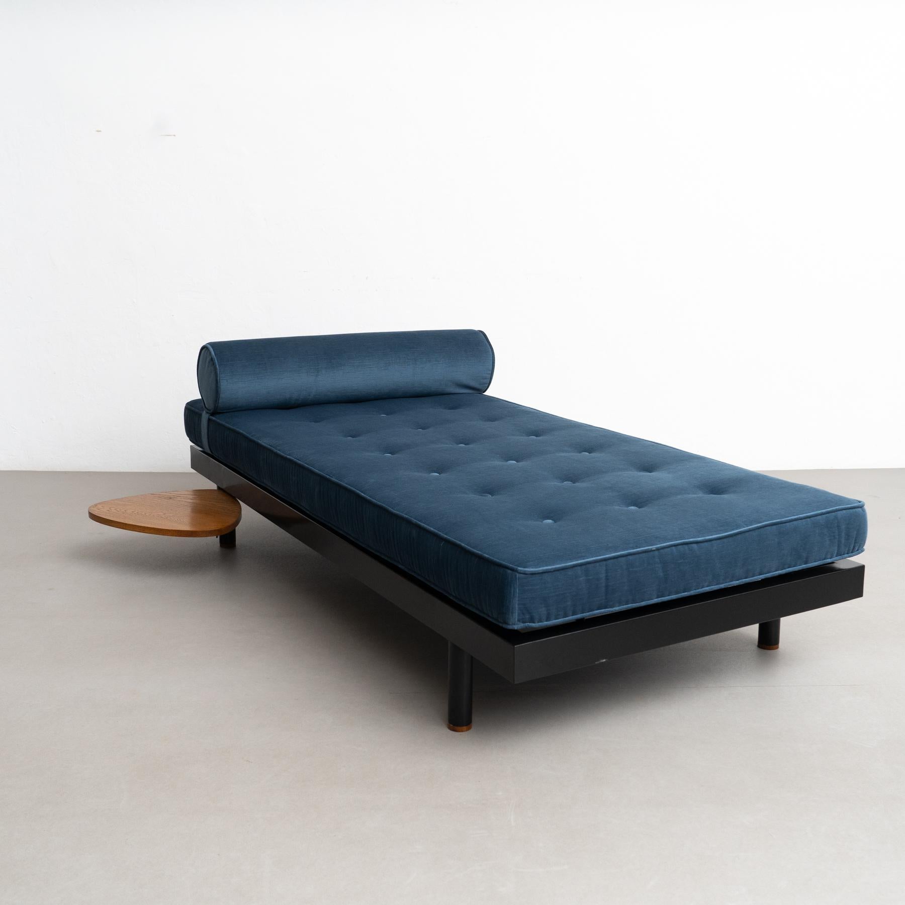 French Jean Prouve Mid-Century Modern S.C.A.L. Daybed, circa 1950 For Sale