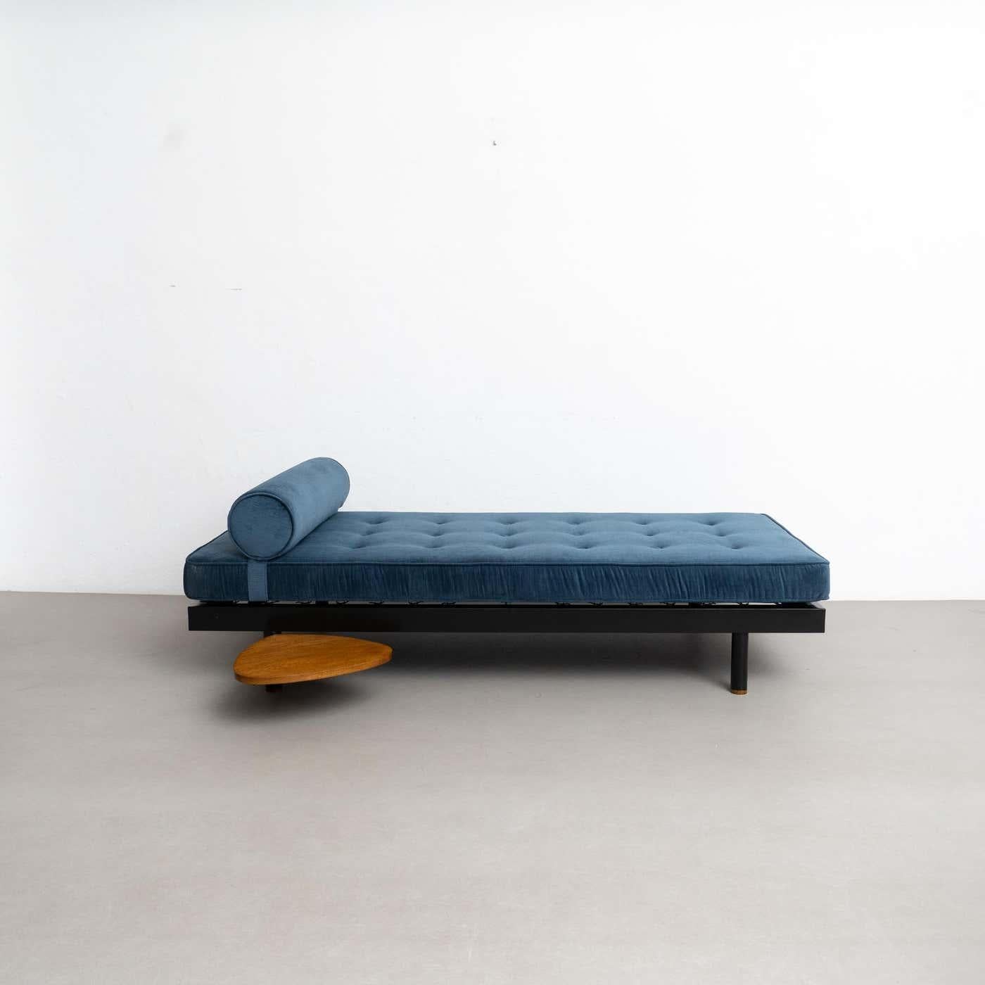 Métal S.C.A.L. Jean Prouve - Mid-Century Modern Lit de repos, vers 1950 en vente