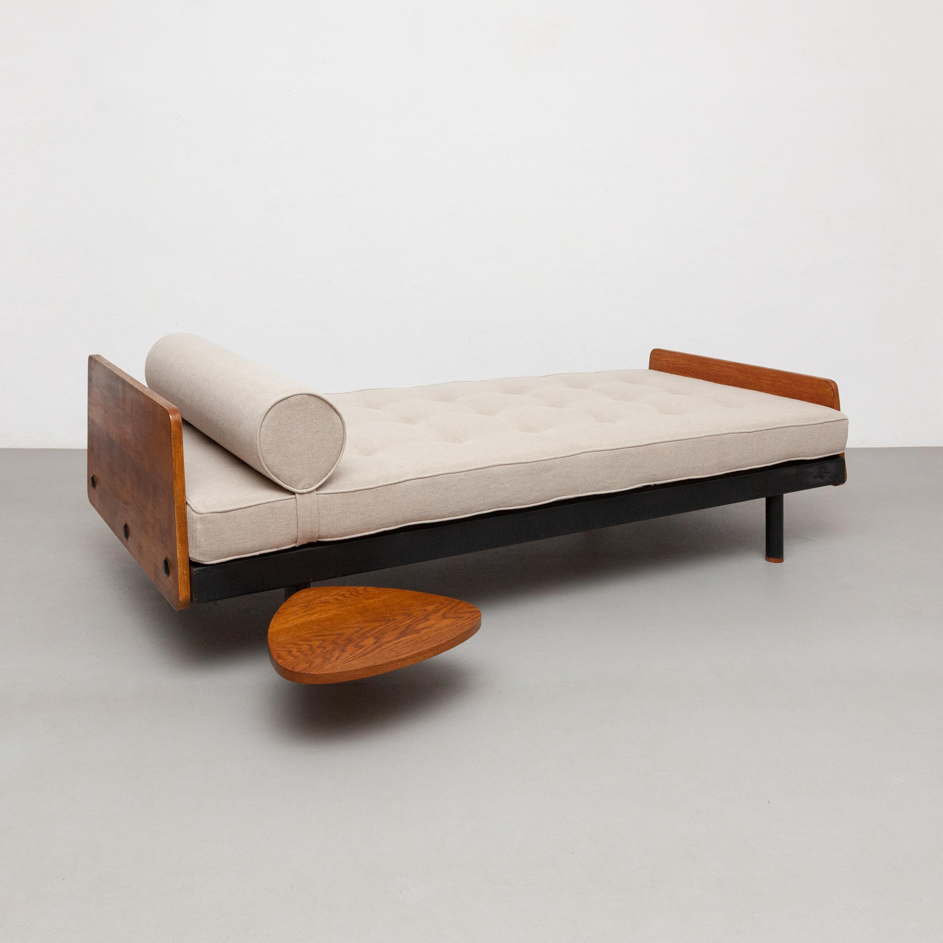 Jean Prouve Mid-Century Modern S.C.A.L. Daybed, circa 1950 1