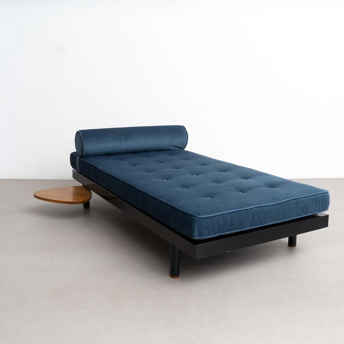 S.C.A.L. Jean Prouve - Mid-Century Modern Lit de repos, vers 1950 en vente 1