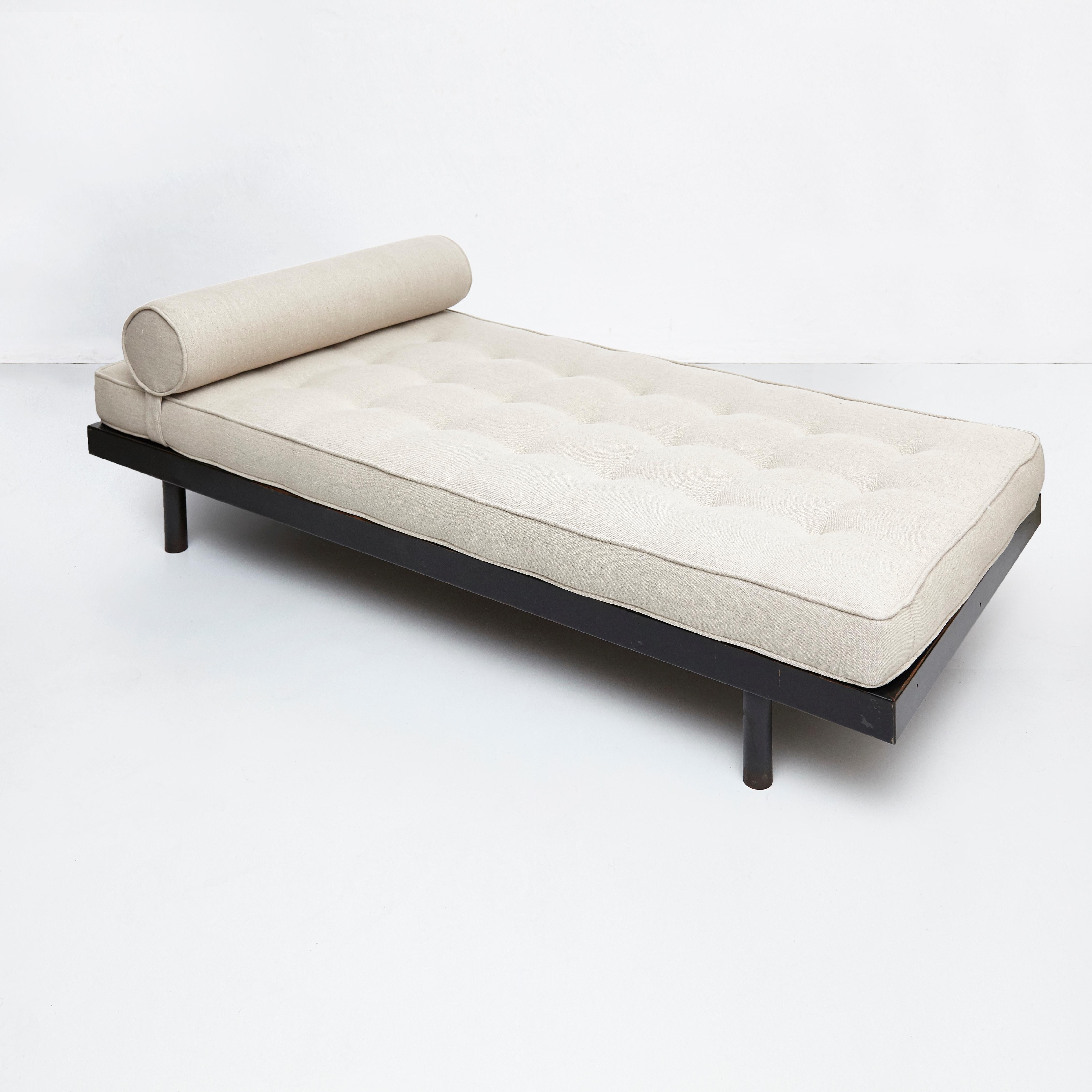 S.C.A.L. Jean Prouve - Mid-Century Modern Lit de repos, vers 1950 2