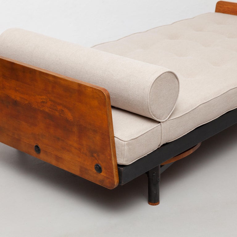 Jean Prouve Mid-Century Modern S.C.A.L. Daybed, circa 1950 2