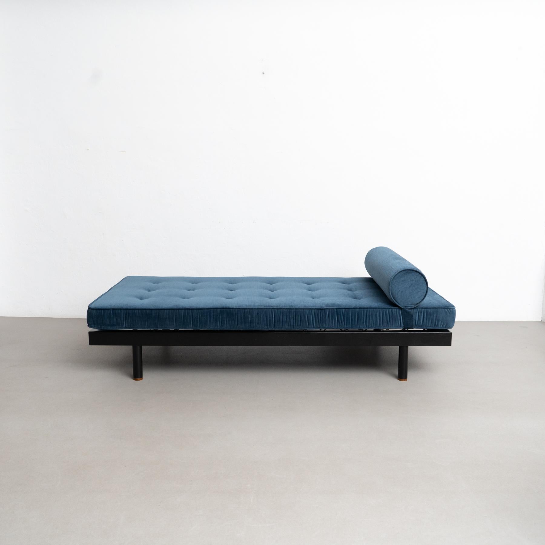 Jean Prouve Mid-Century Modern S.C.A.L. Daybed, circa 1950 For Sale 2