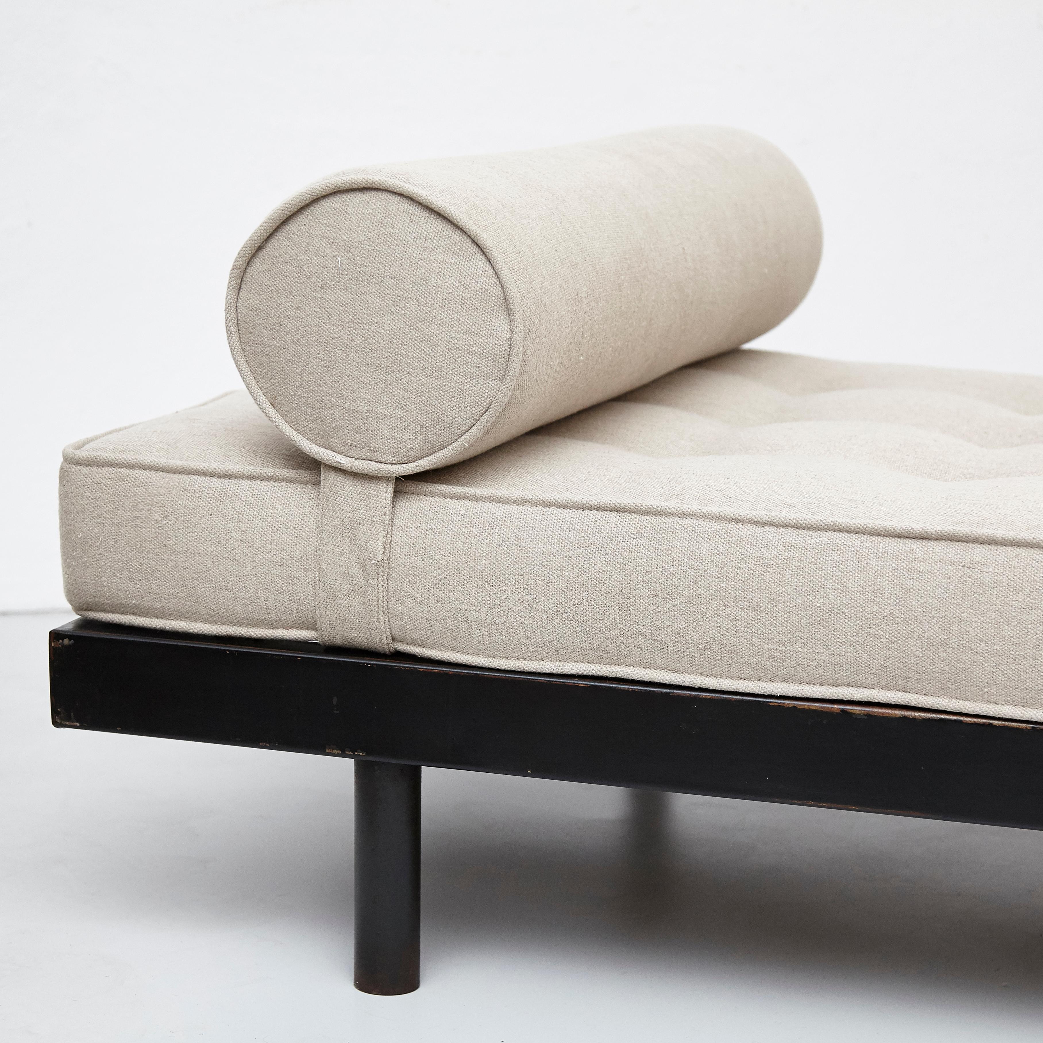 S.C.A.L. Jean Prouve - Mid-Century Modern Lit de repos, vers 1950 3