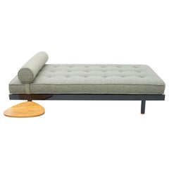 Jean Prouve Mid-Century Modern S.C.A.L. Daybed:: um 1950