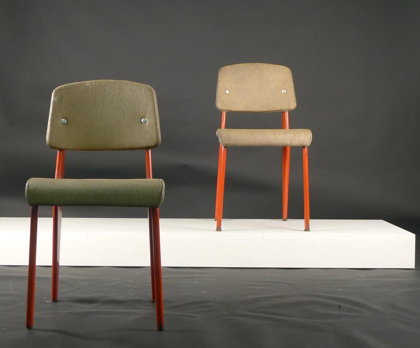 Jean Prouvé, Pair of Standard Chairs, model 306, circa 1950 For Sale 2
