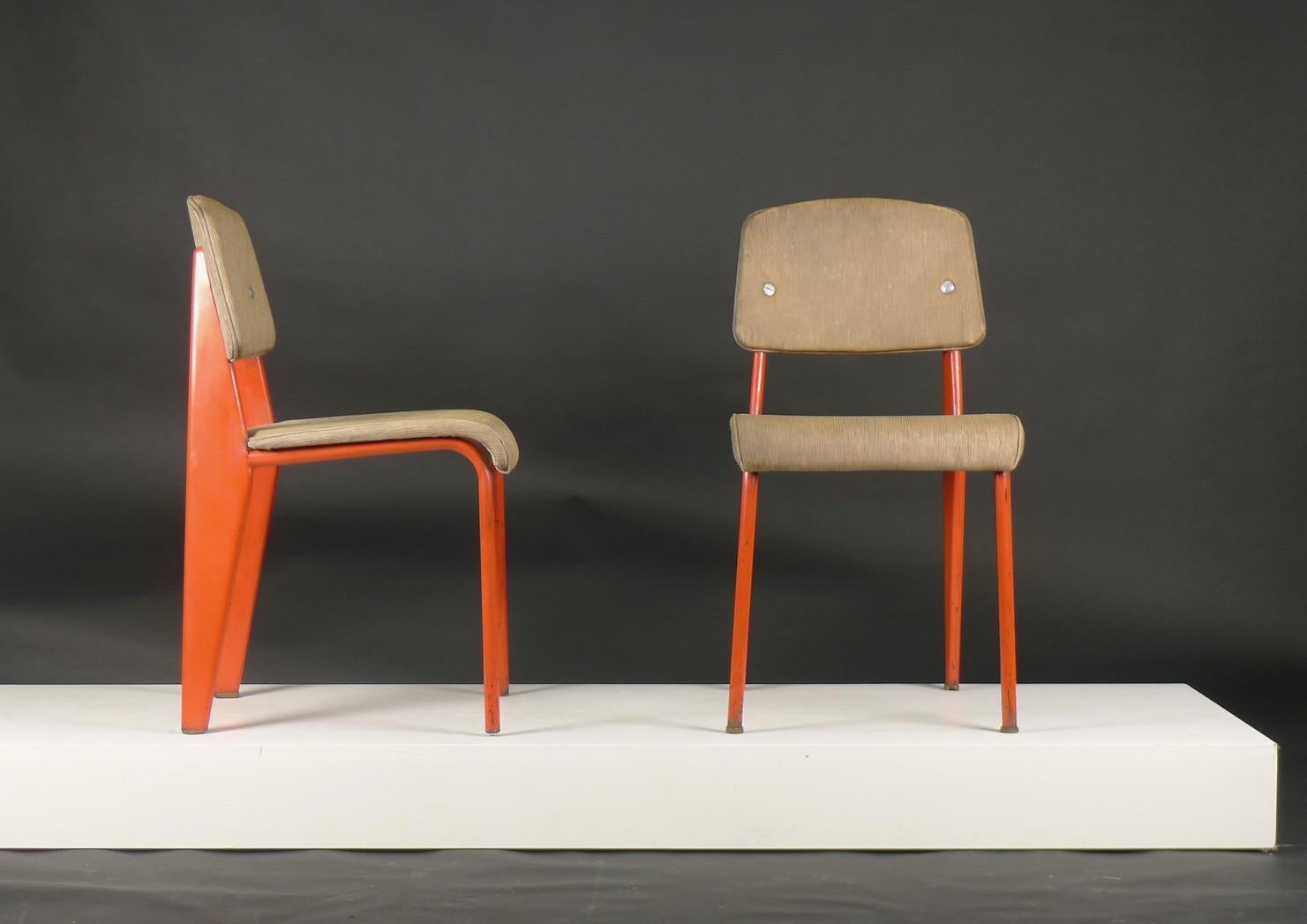 Mid-Century Modern Jean Prouvé, Paire de chaises standard, modèle 306, vers 1950 en vente