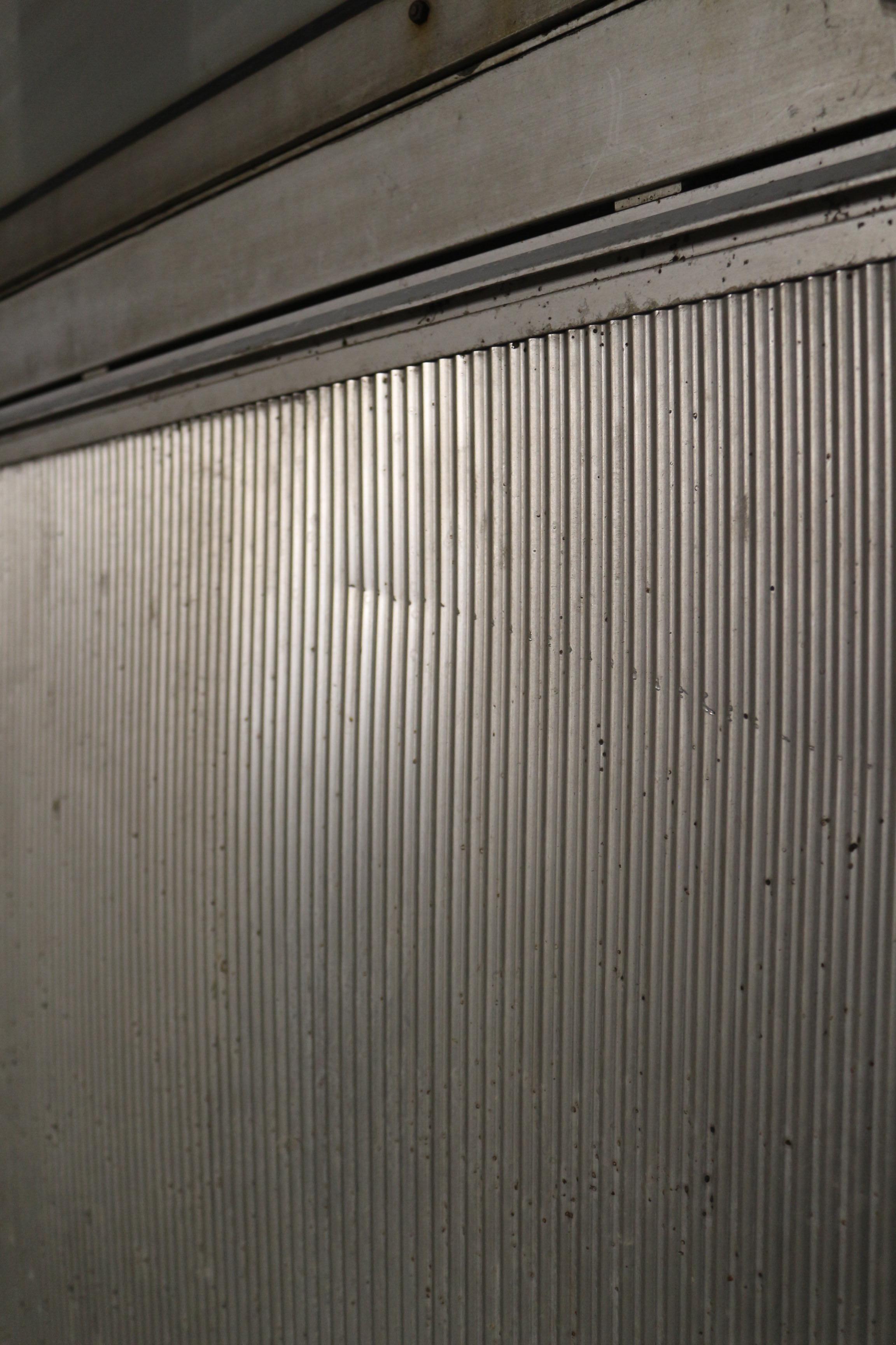 Français Jean Prouvé - panneaux façade Saint Egrève 1960 en vente