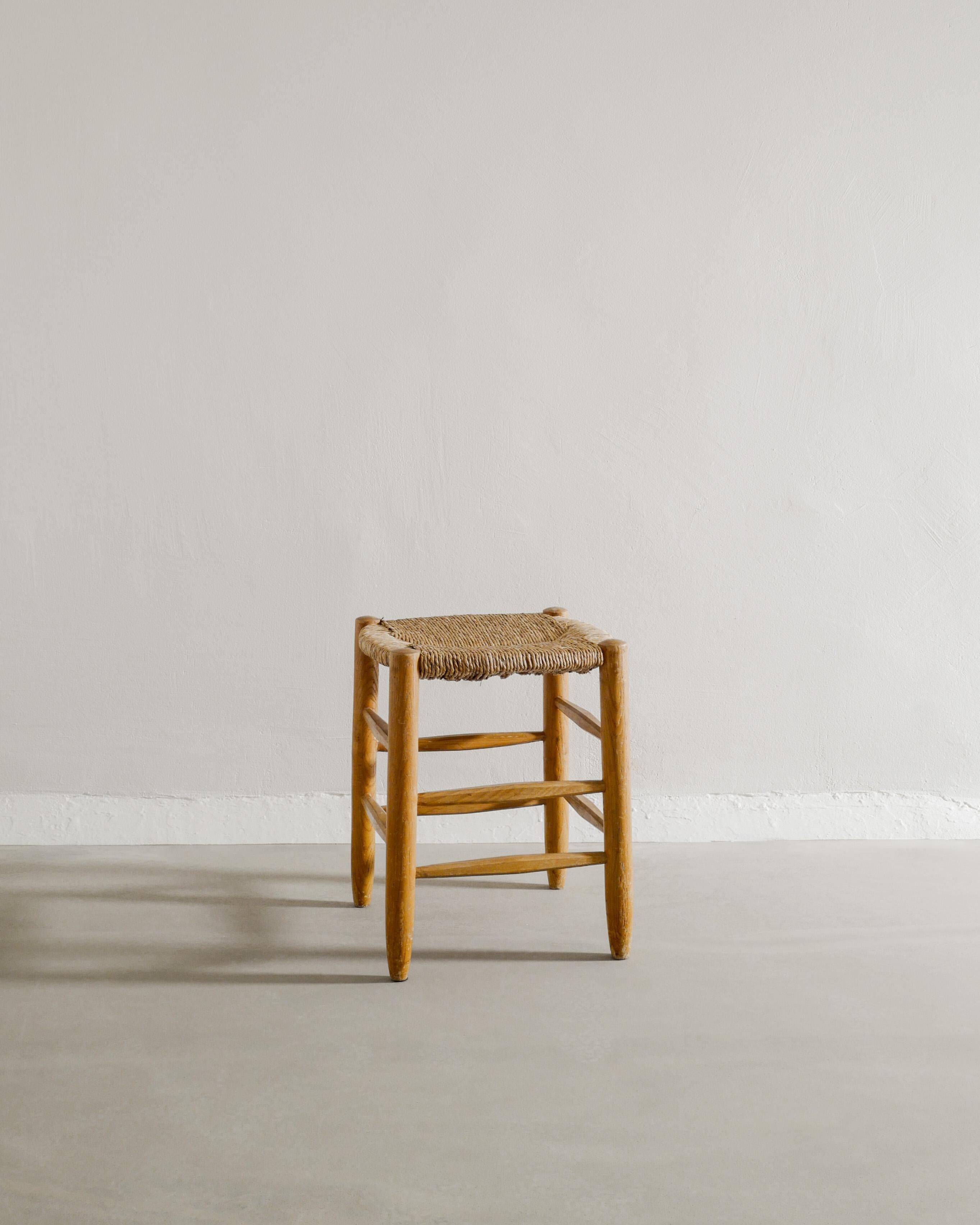 Metal Jean Prouvé SCAL Daybed & Aluminum Areator Panel, Charlotte Perriand N17 Stool For Sale