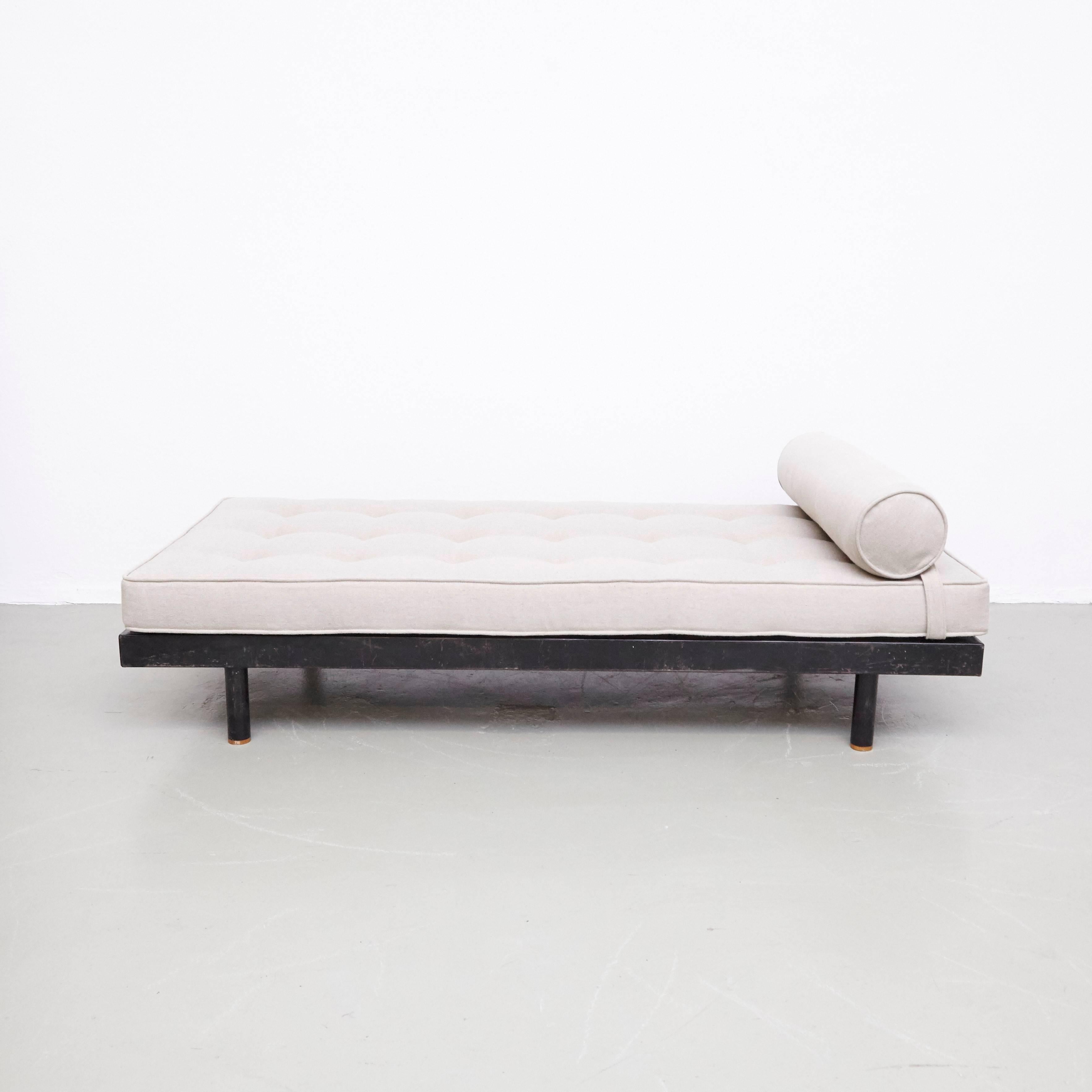 Mid-20th Century Jean Prouve Mid Century Modern Metal Upholstery SCAL French Daybed, circa 1950