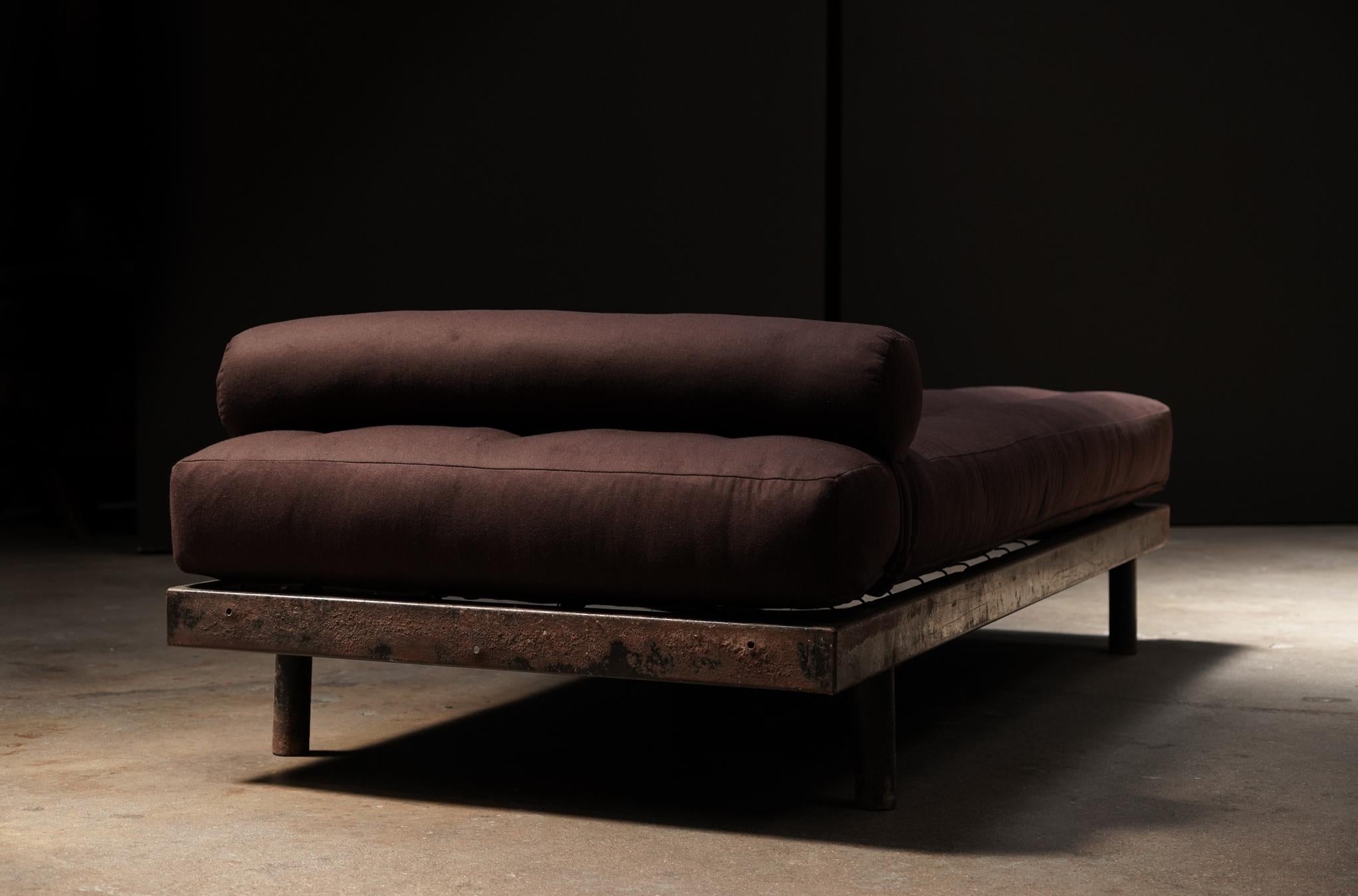 Letto da giorno Jean Prouvé Scal In condizioni buone in vendita a Los Angeles, CA