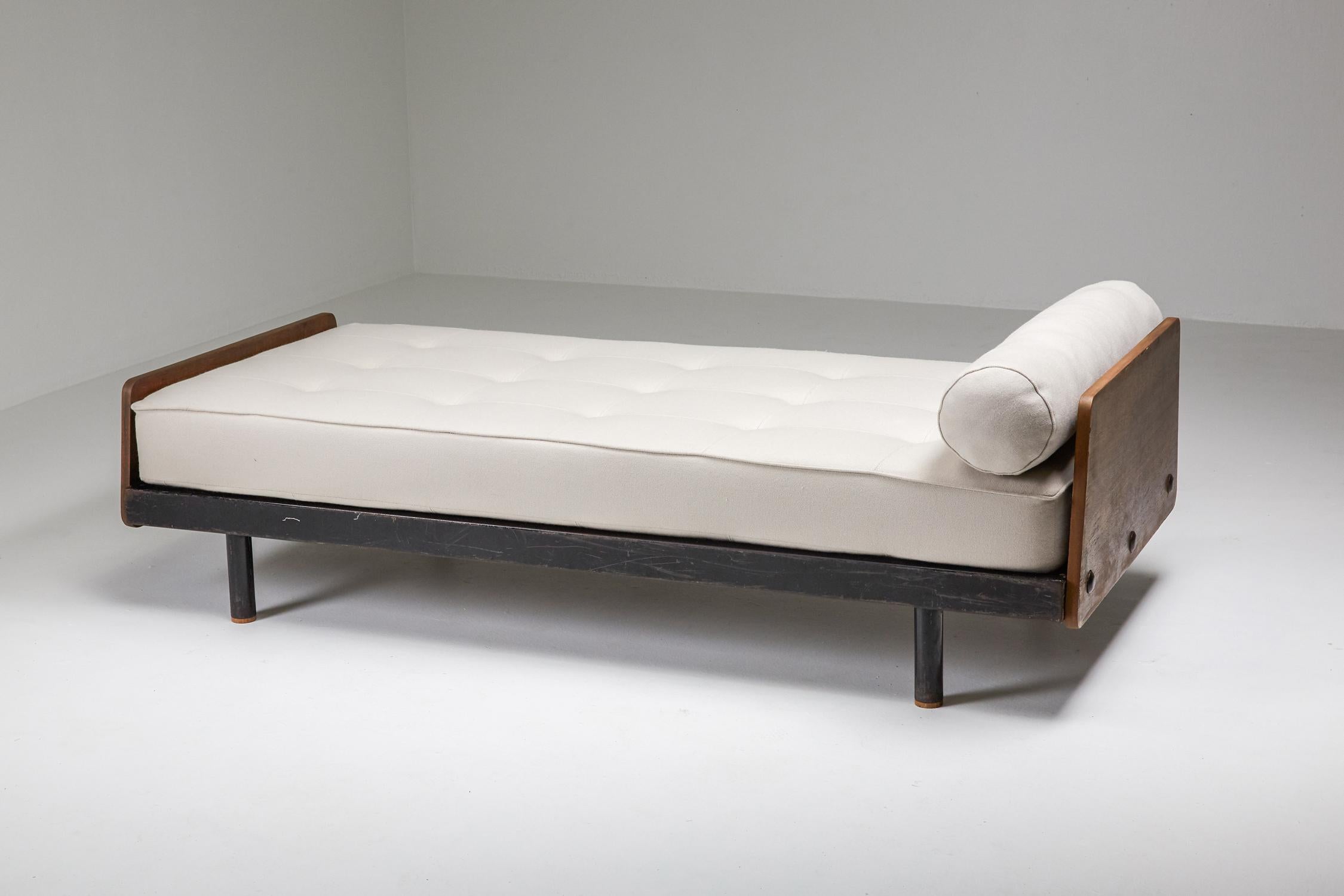 Mid-Century Modern Jean Prouvé S.C.A.L Daybed N°452, circa 1950