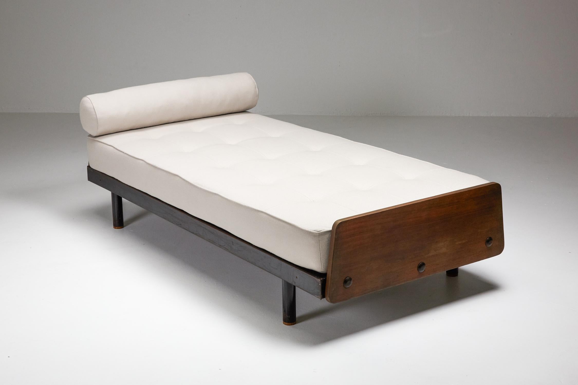 French Jean Prouvé S.C.A.L Daybed N°452, circa 1950