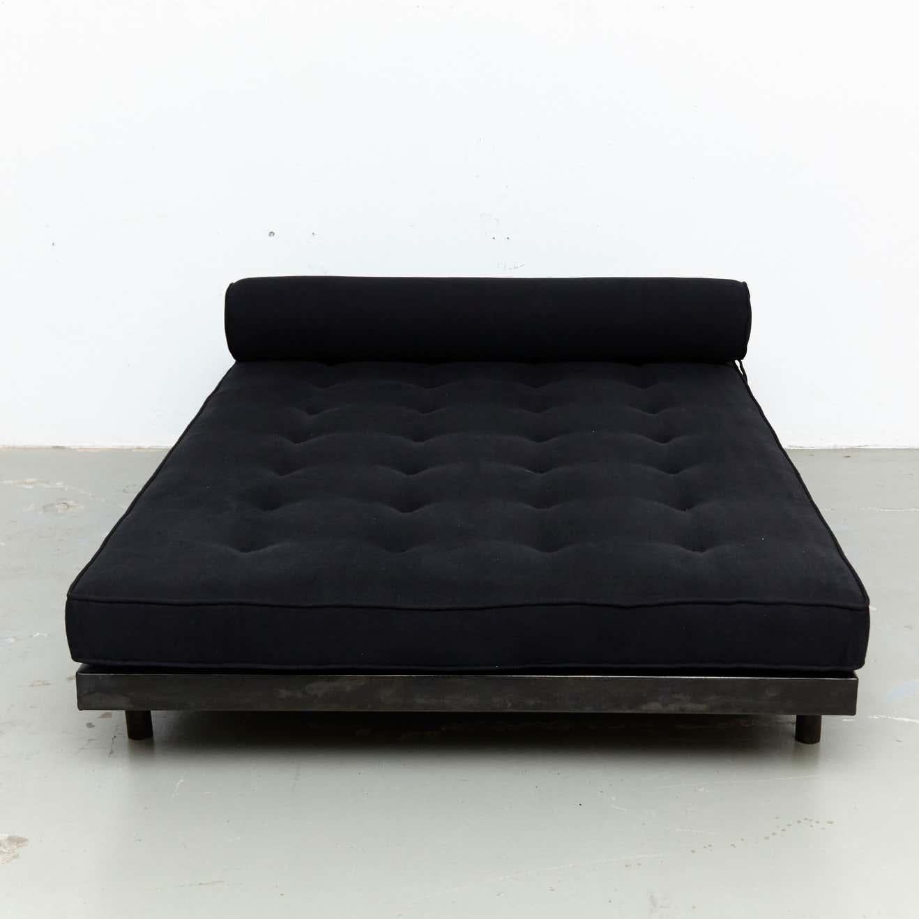 Jean Prouvé S.C.I.C.A.L.. Lit de jour double, vers 1950 en vente 3
