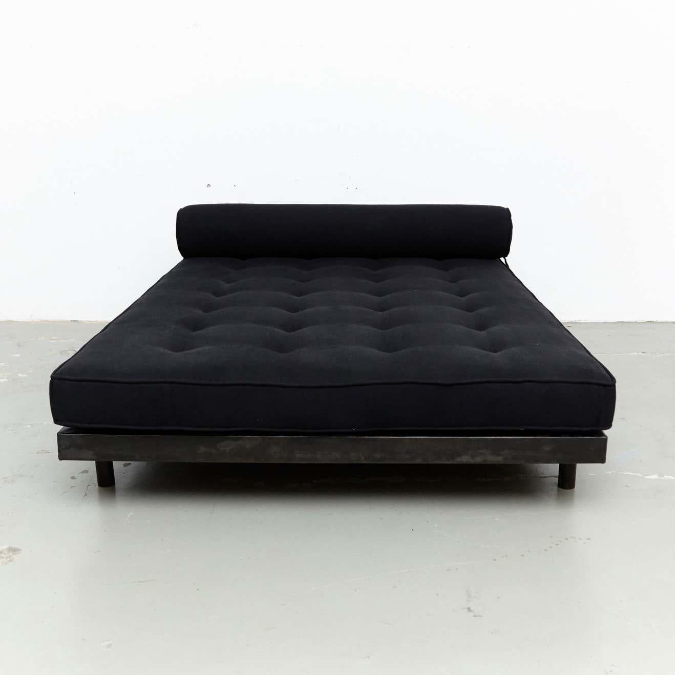 Jean Prouvé S.C.I.C.A.L.. Lit de jour double, vers 1950 en vente 7