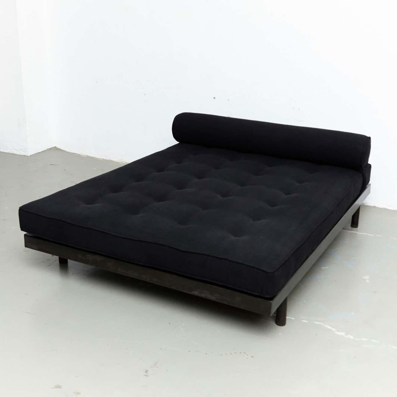 Metal Jean Prouvé S.C.A.L. Double Daybed, circa 1950 For Sale